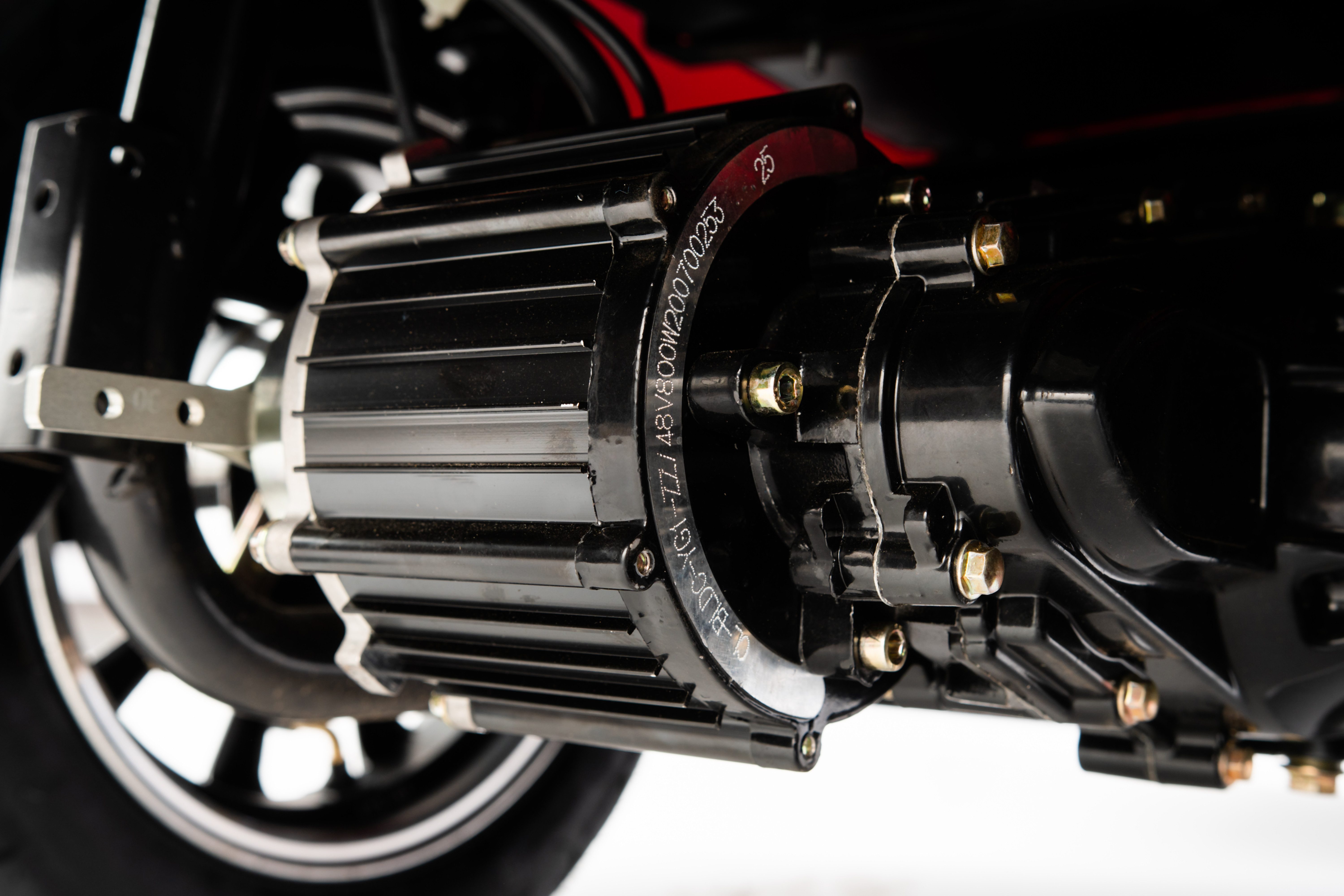 Veleco Elektromobil Draco mit Dach und Lithium Akku - Seniorenmobil - 3-Rad - Fahrbereit, 12,00 km/h, Herausnehmbarer Lithium-Ionen Akku - Dach mit Windschutzscheibe