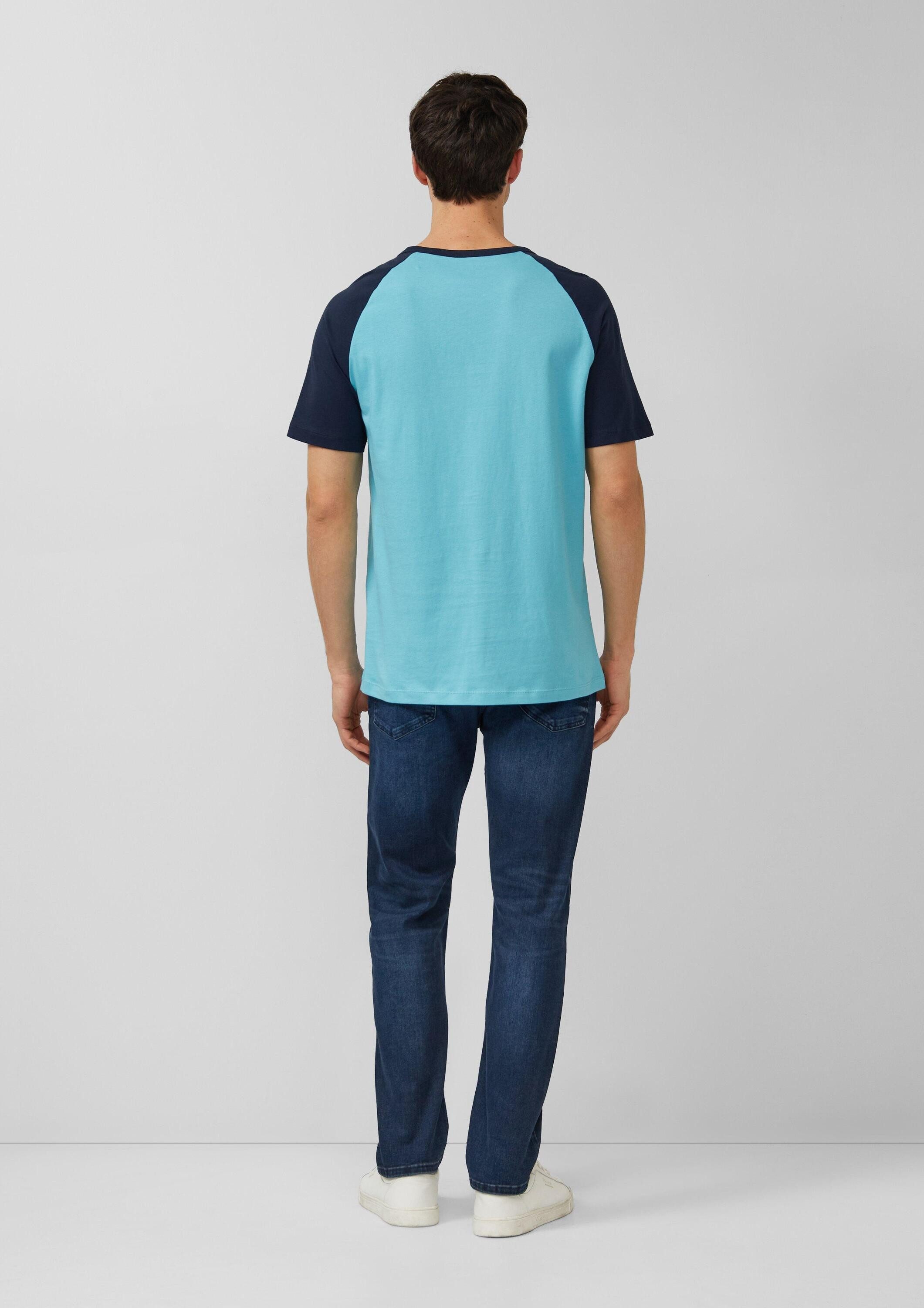 s.Oliver Kurzarmshirt T-Shirt Colour-Block-T-Shirt mit Frontprint und Raglanärmeln