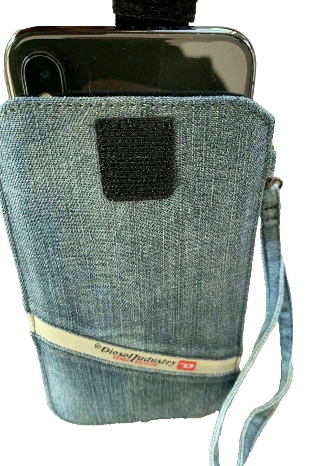 Diesel Clutch Denim Clutch Handy Bag Universal Mini-Tasche aus Jeansstoff, Klettverschluss oben, Diesel Leder-Patch, stabile Verarbeitung