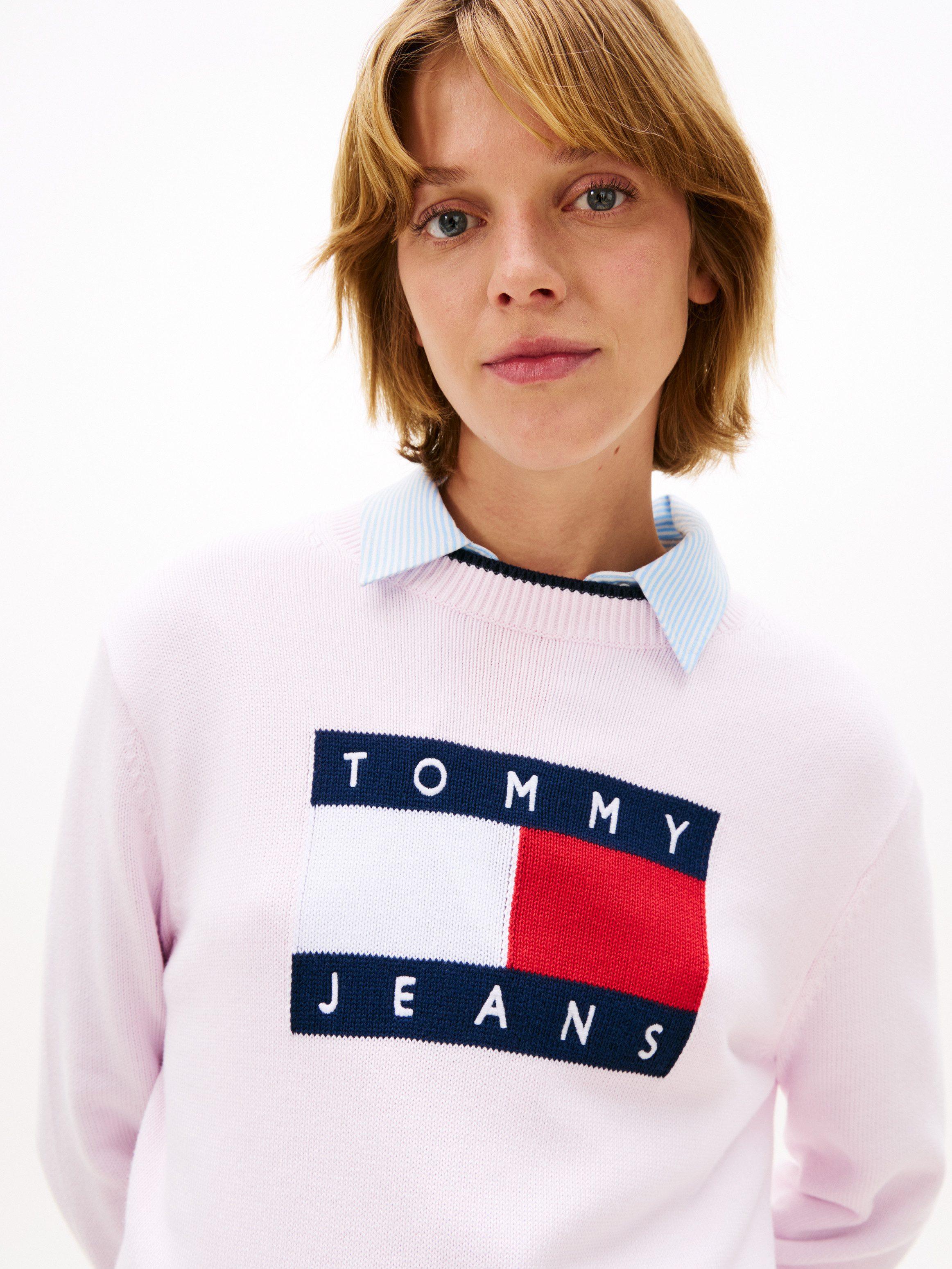 Tommy Jeans Strickpullover TJW TIPPING FLAG SWEATER EXT mit Logo-Intarsie, Relaxed Fit