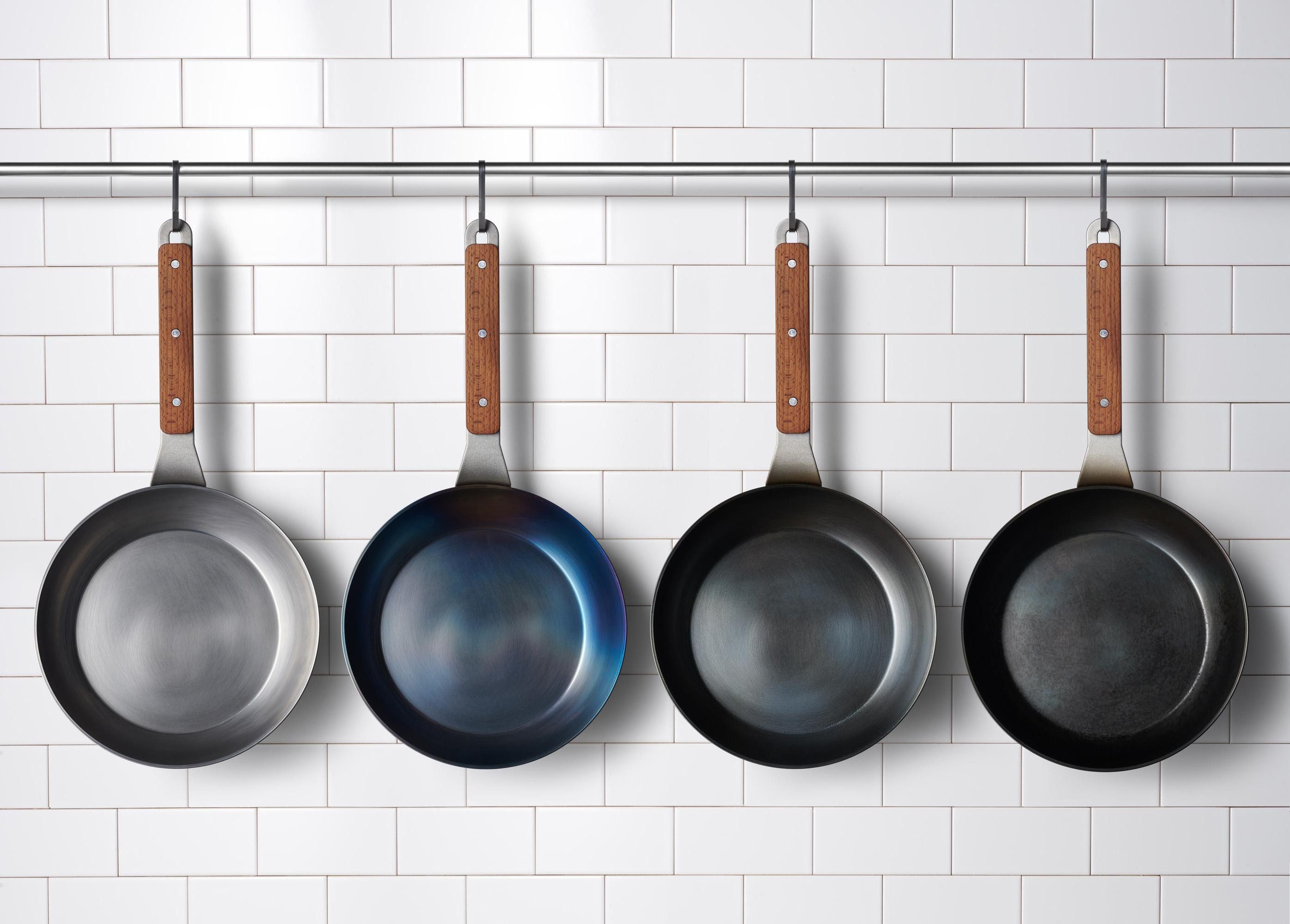 WOLL Bratpfanne Woll Carbon Steel Flachpfanne, Karbon-Stahl (1-tlg), natürlicher Antihafteffekt nach dem Einbrennen