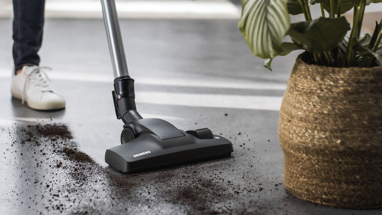 SIEMENS Bodenstaubsauger Z 3.0 extreme power VSZ3XTRM11, Made in Germany, Hygiene-Filter, 850 W, mit Beutel, hohe Saugkraft, integriertes Zubehör, XXL-Polsterdüse, schwarz