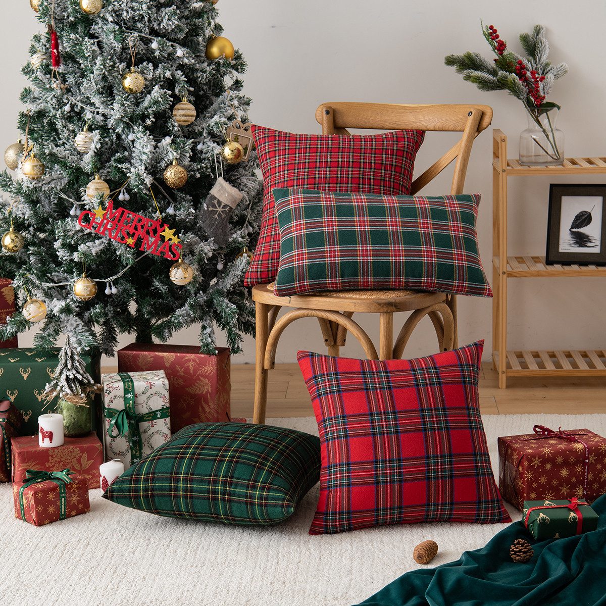 Jibenhome Sofaschoner Sofaschoner Sofahusse WeihnachtsKariert Sofadecke und Dekokissen, Weihnachtskarierte Weich Wohndecke mit Quasten und Kissenbezug