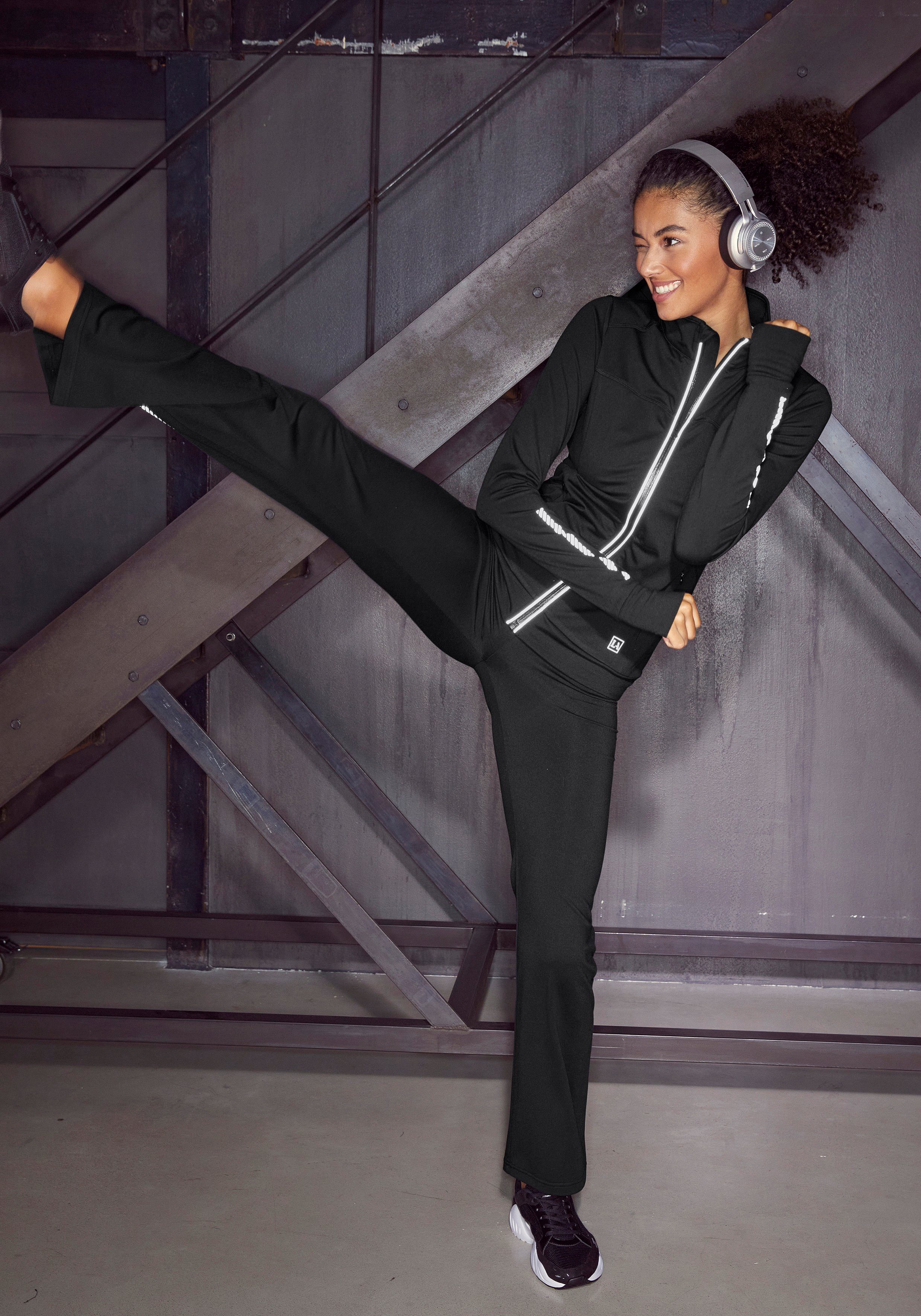 LASCANA ACTIVE Laufjacke Thermo mit reflektierenden Details