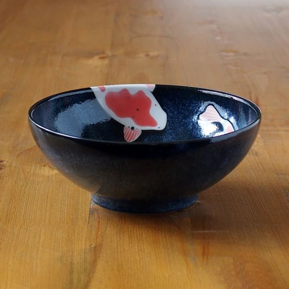 Minoru Touki Suppenteller Made in Japan Japanische Kelamikschale für Ramen 21,5 cm Karpfenmuster