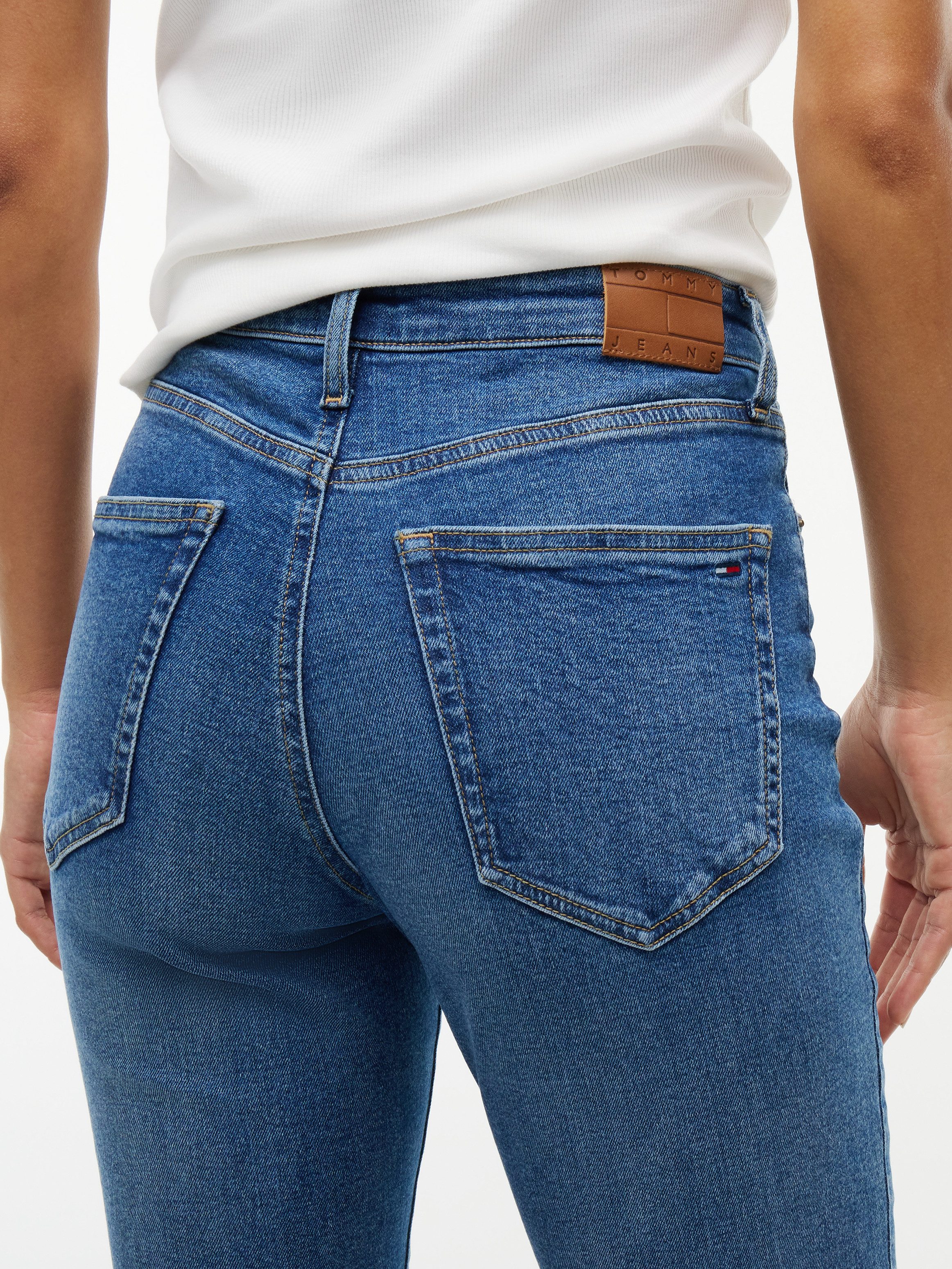 Tommy Jeans Bootcut-Jeans SYLVIA HIGH RISE BOOTCUT DJ0239 Baumwollmischung – Bild 3 von 5