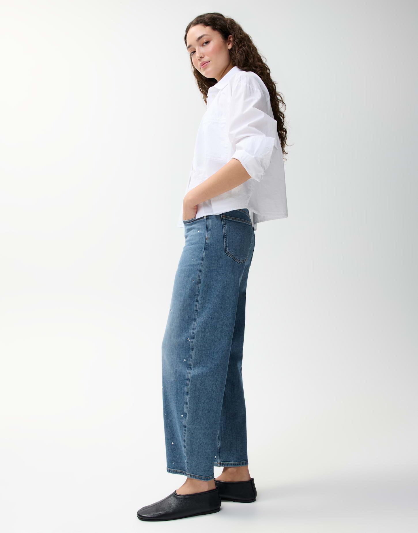 OPUS PANTS Relax-fit-Jeans Mari clear aus Baumwolle mit ovaler Passform Ovale Beinform mit Stretchkomfort und funkelnden Strassnieten – Bild 5 von 5