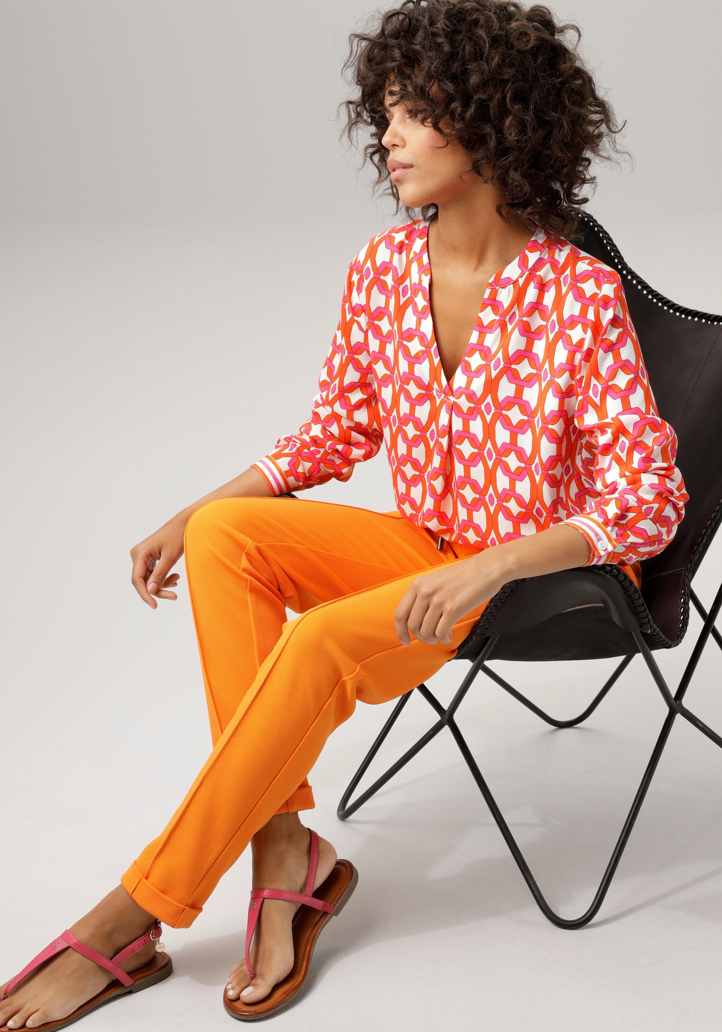 Aniston CASUAL Schlupfbluse mit extravagantem, graphischem Druck