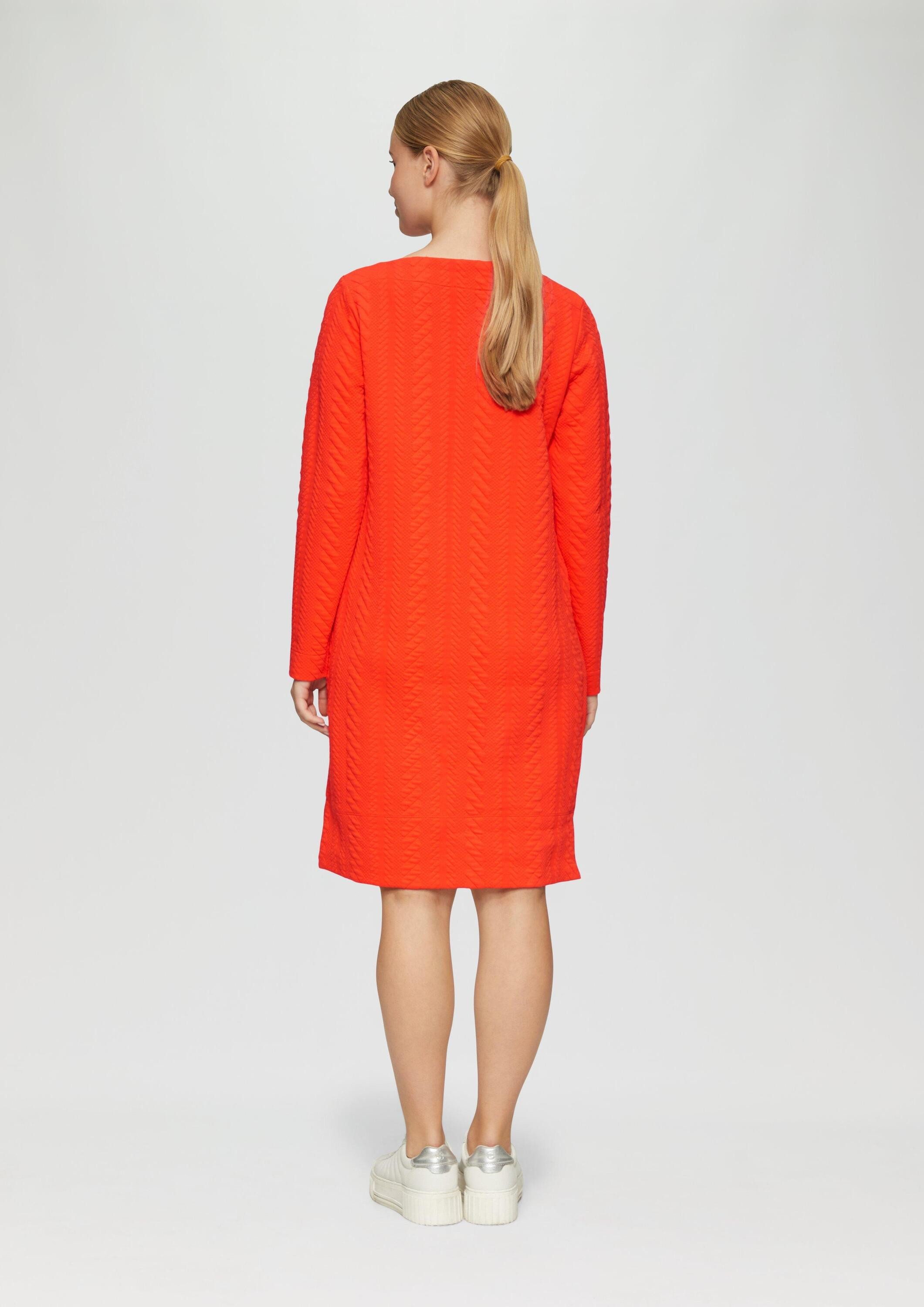 s.Oliver Minikleid Kleid Strukturiertes Jacquard-Kleid mit U-Boot-Ausschnitt