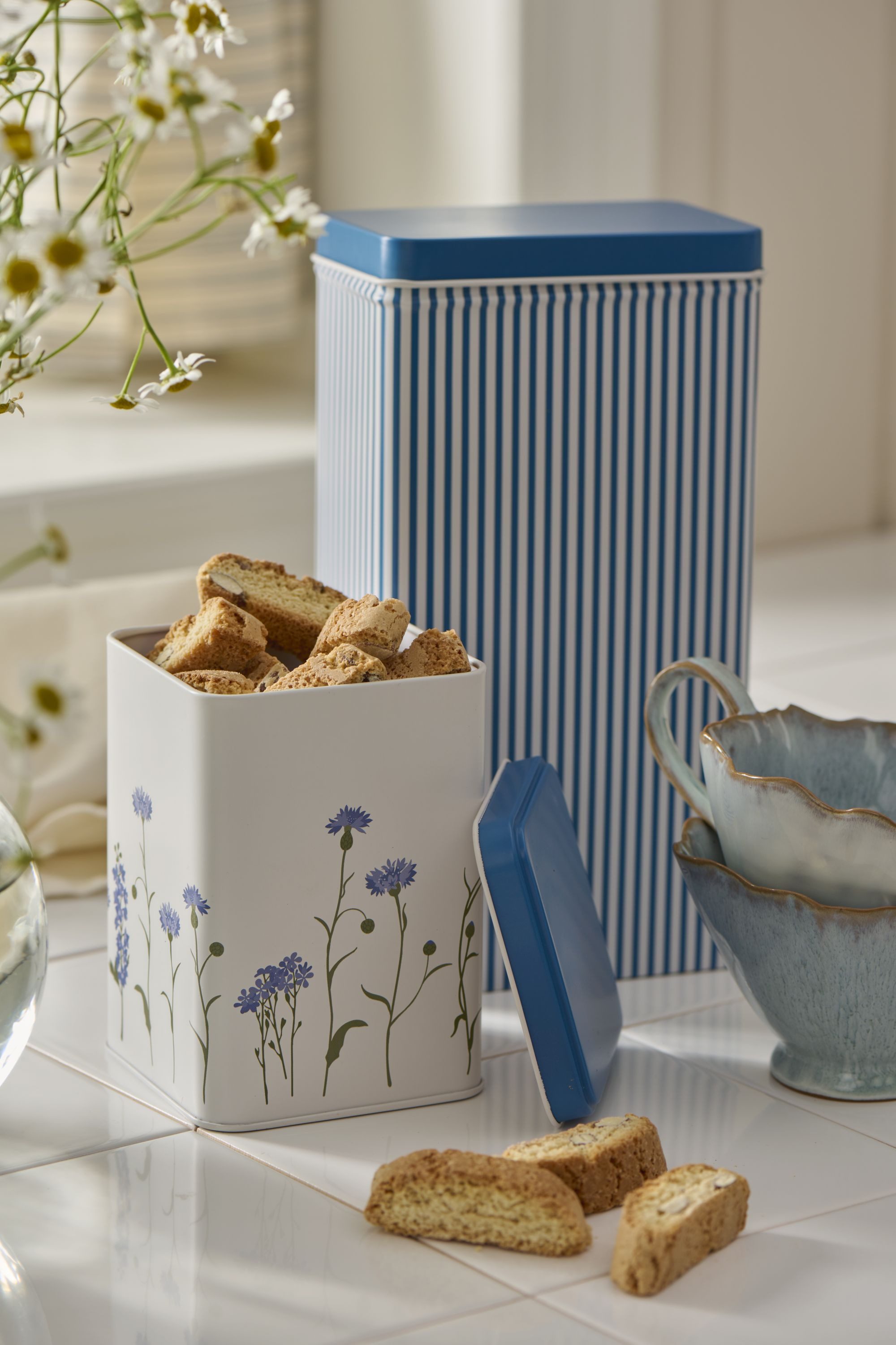 Ib Laursen Vorratsdose Ib Laursen - Vorratsdose Dose mit Deckel Kornblumen Blau H12,5cm