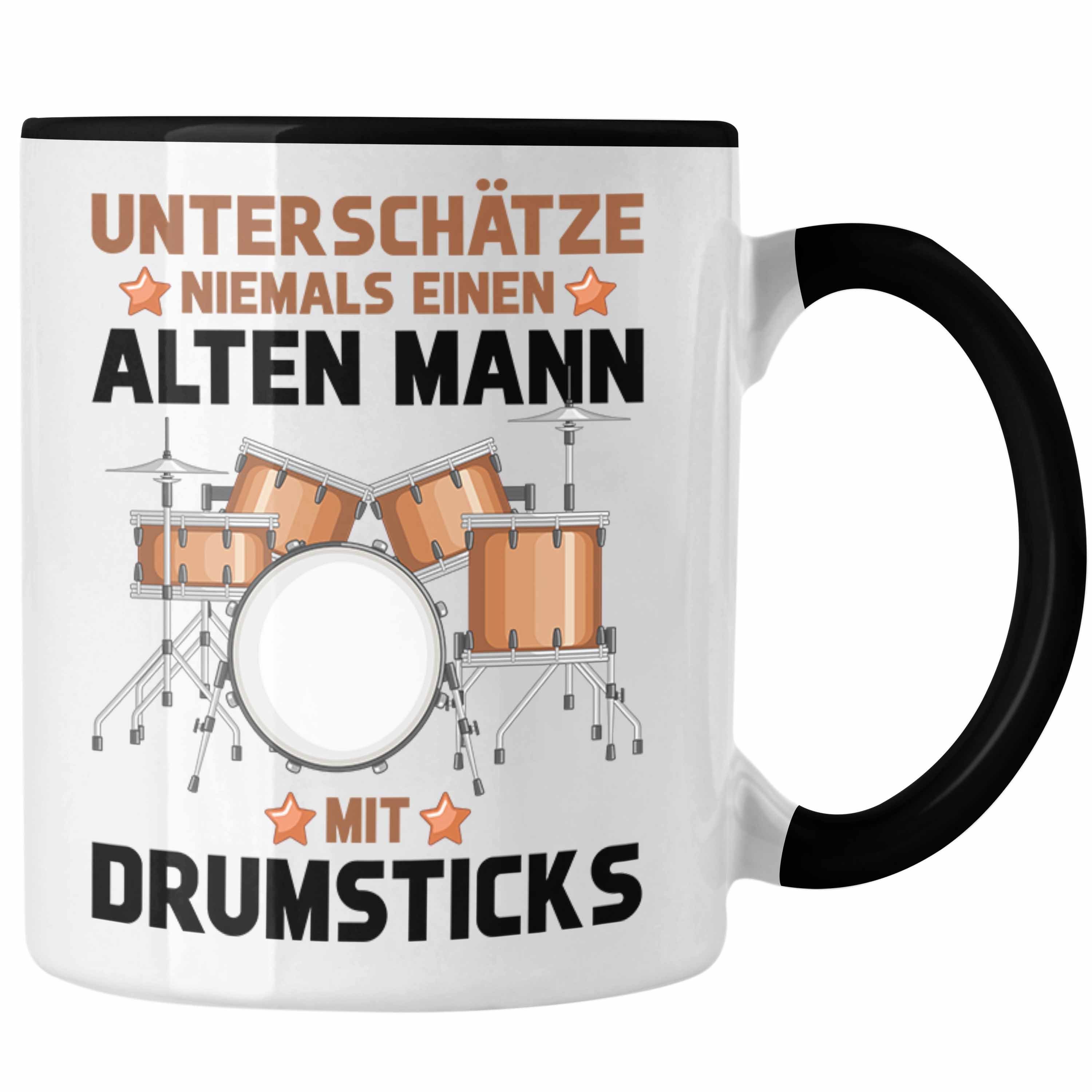 Trendation Tasse Trendation - Schlagzeug-Spieler Tasse Geschenk Männer Kinder Geschenkidee Geburtstag Weihnachten Unterschätze Niemals Einen Alten Mann Schwarz