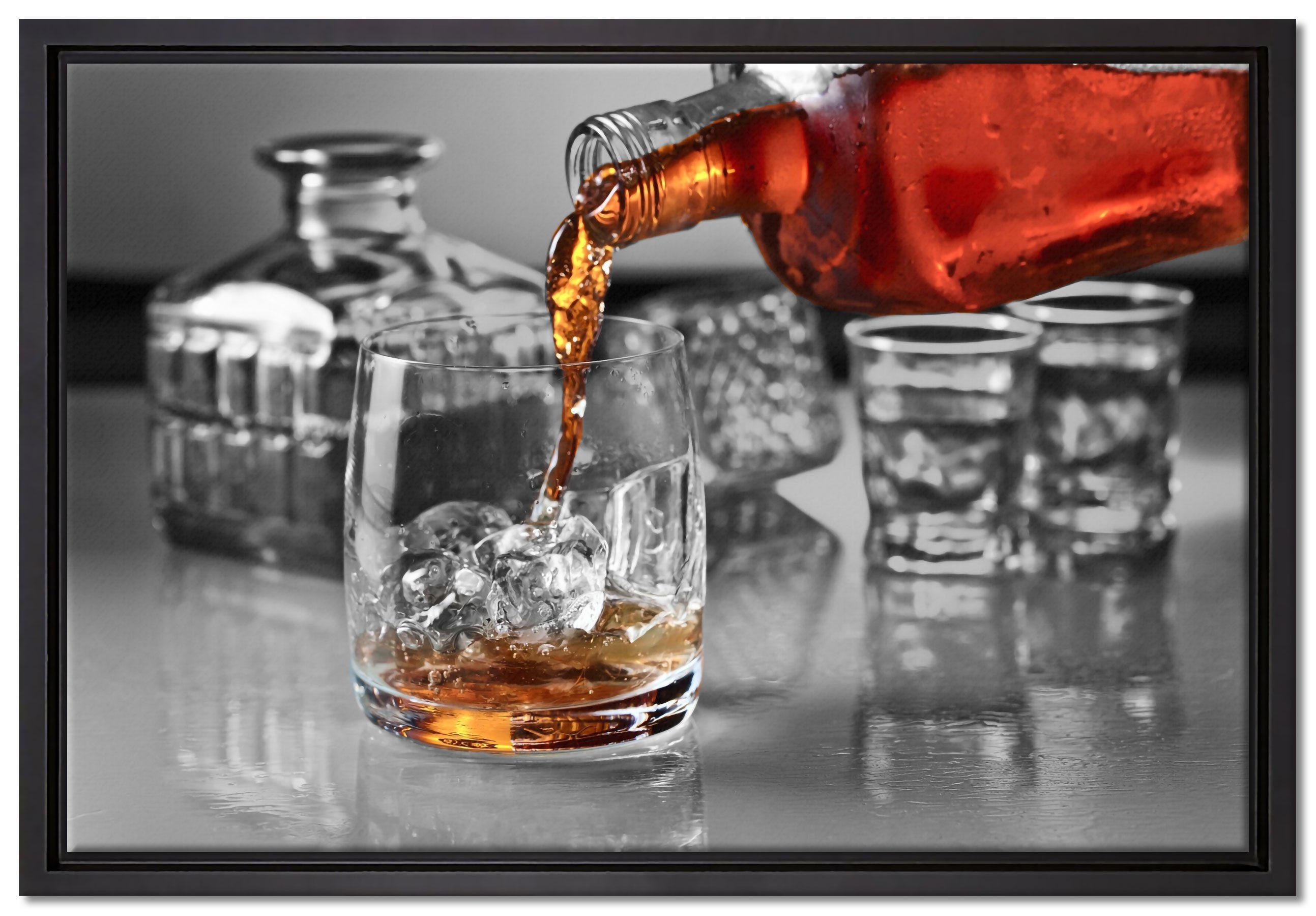 Pixxprint Leinwandbild Whiskey im Whiskeyglas, Wanddekoration (1 St), Leinwandbild fertig bespannt, in einem Schattenfugen-Bilderrahmen gefasst, inkl. Zackenaufhänger