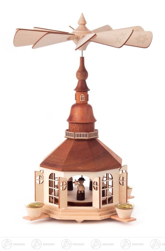 Dregeno Erzgebirge Weihnachtspyramide Pyramide mit Seiffener Kirche und Kurrende, für Kerzen d=14mm Breite, Pyramide mit Kurrendefiguren in der Seiffener Kirche