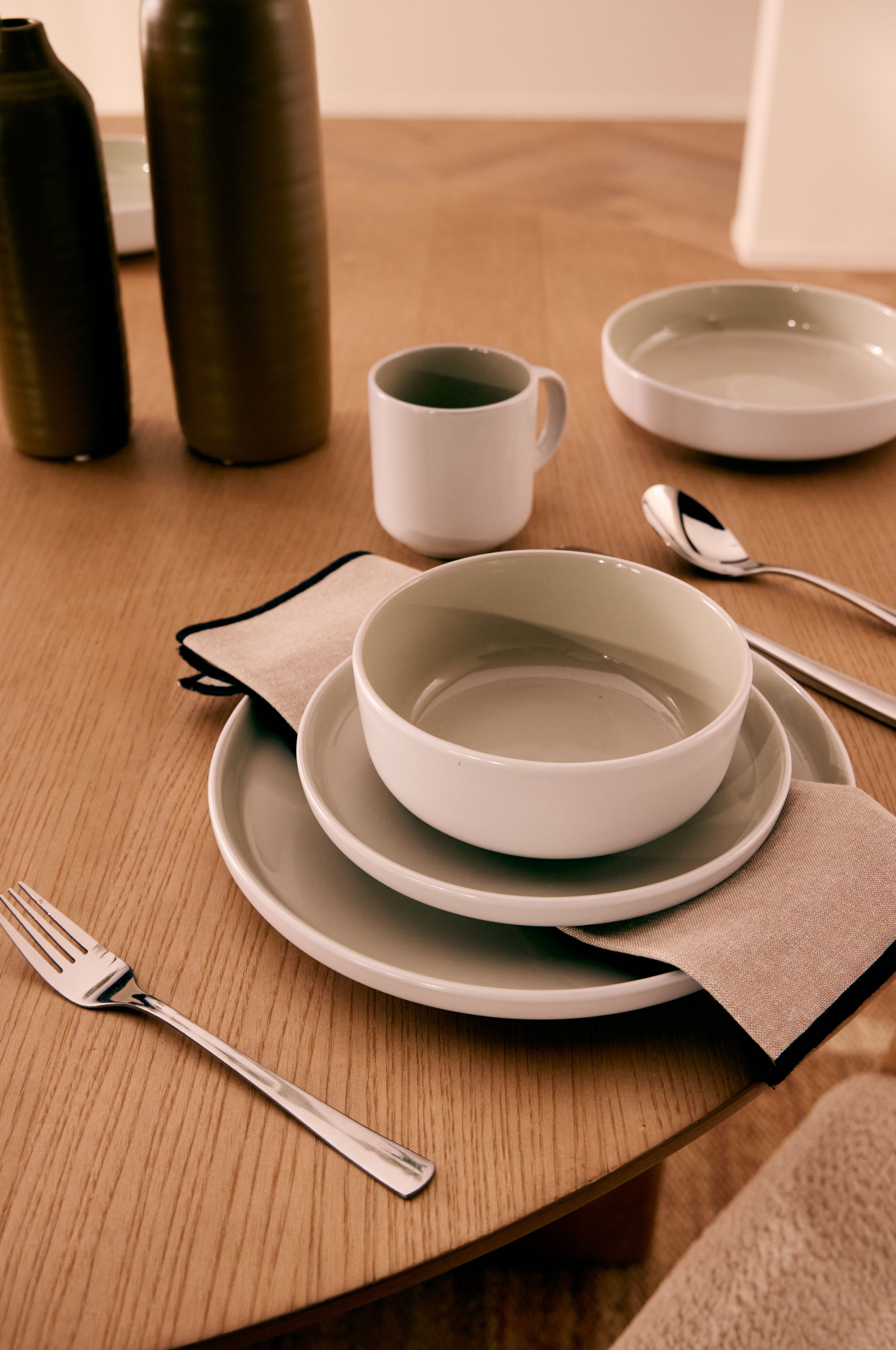 LeGer Home by Lena Gercke Geschirr-Set Teller Set, Nayela (18-tlg), 6 Personen, Steinzeug, Haltbarkeit, spülmaschinengeeignet, mikrowellengeeignet, modern