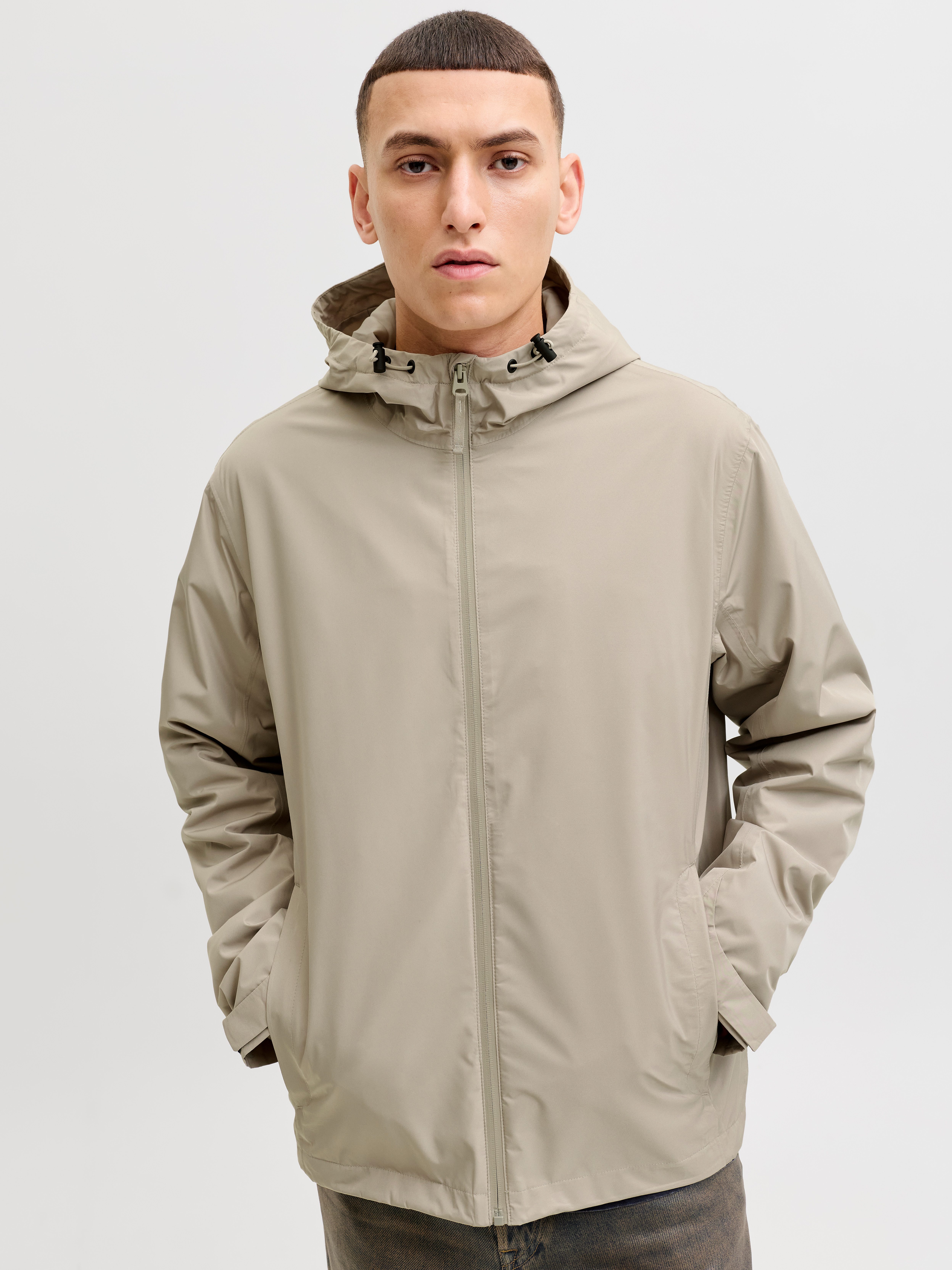 Jack & Jones Outdoorjacke JJEFLYNN FUNCTIONAL JACKET NOOS mit Kordelzug