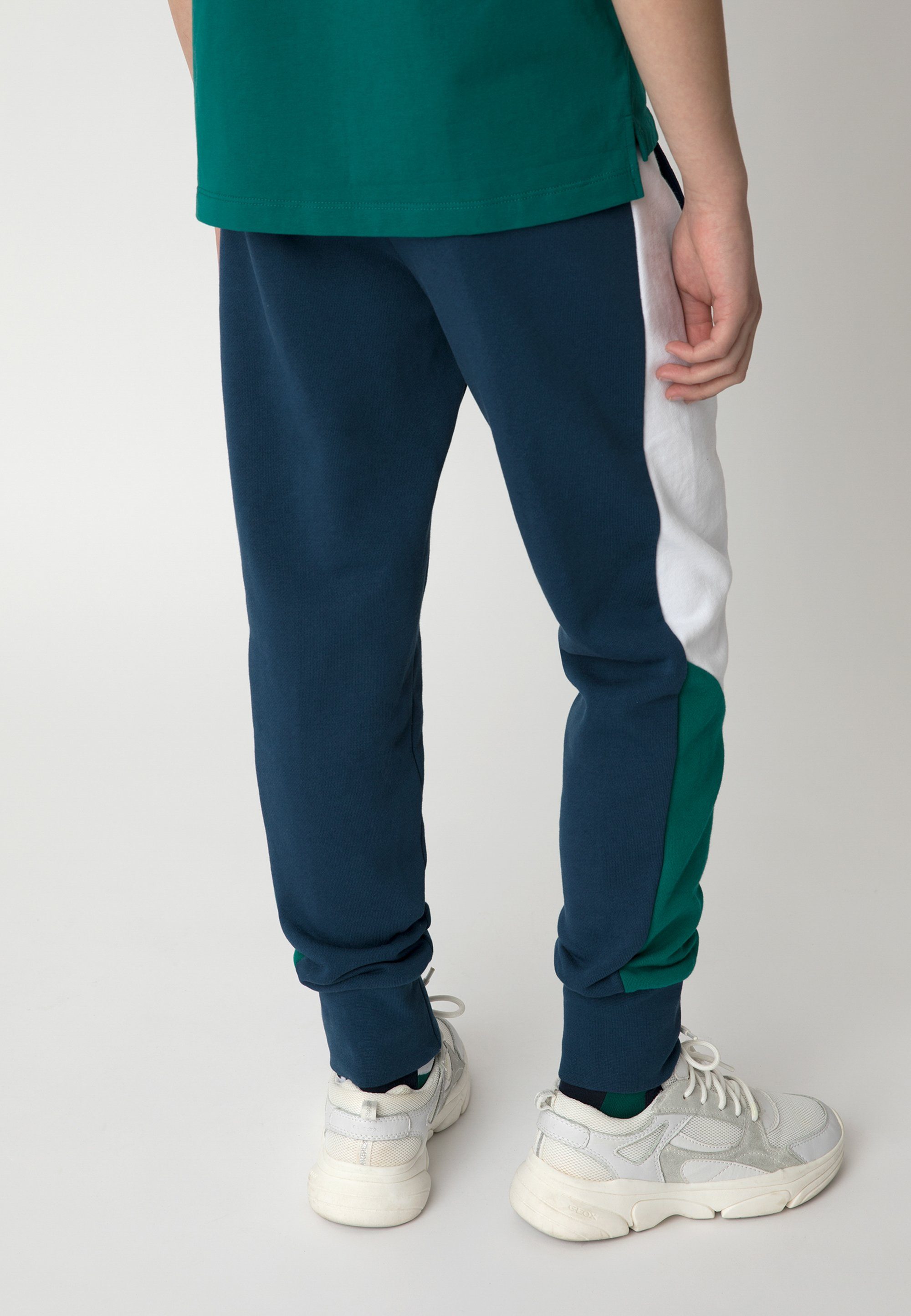Gulliver Sweathose Casual Jogginghose im coolen Colorblocking-Design, Aus  reiner und hochwertiger Baumwolle gefertigt