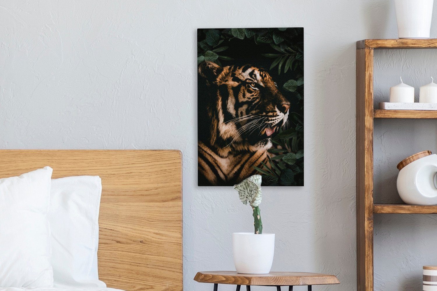 Tiger Zackenaufhänger, (1 fertig Leinwandbild inkl. Pflanzen, bespannt Gemälde, Leinwandbild 20x30 - cm OneMillionCanvasses® - St), Brüllen