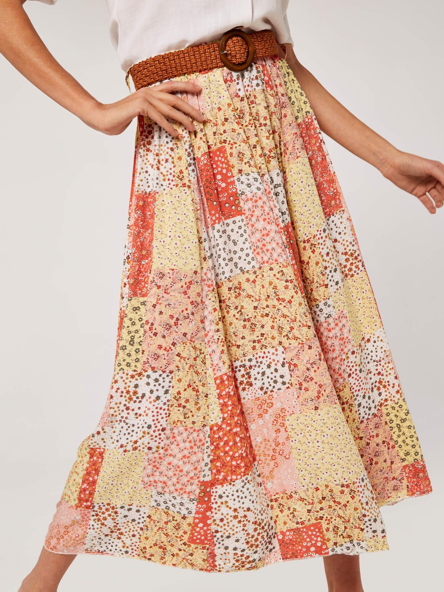 Apricot Crinklerock mit Blumenmuster, in Patchwork-Design günstig online kaufen