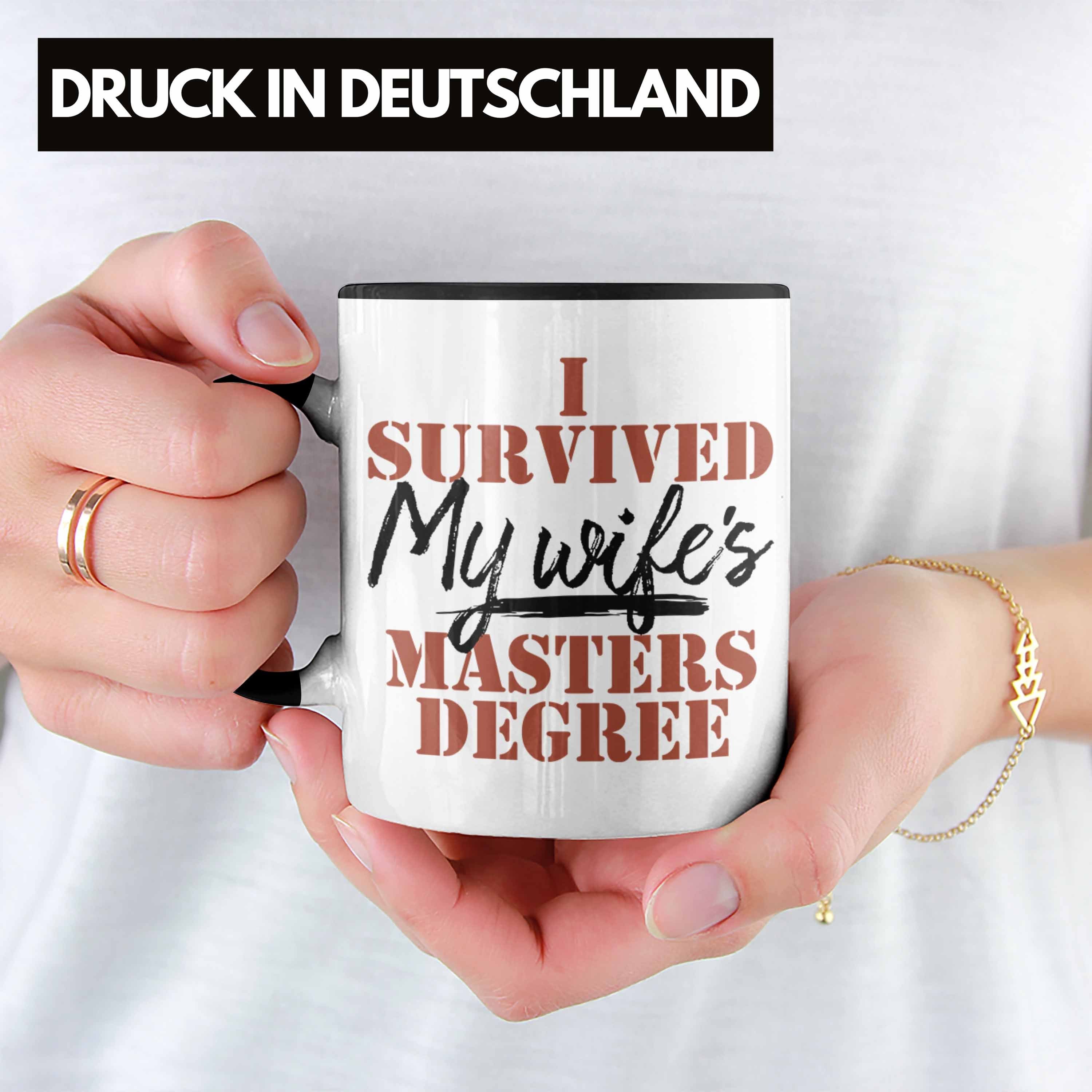 Trendation Tasse Tasse Master Degree" My Schwarz Masterabschlusses der Survived Ehefr Wife's "I