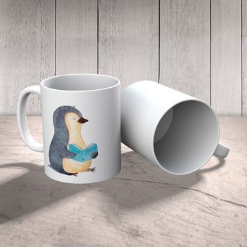 Mr. & Mrs. Panda Tasse Pinguin Buch - Weiß - Geschenk, Urlaub, ausruhen, Faulenzen, Keramikt, Keramik, Langlebige Designs
