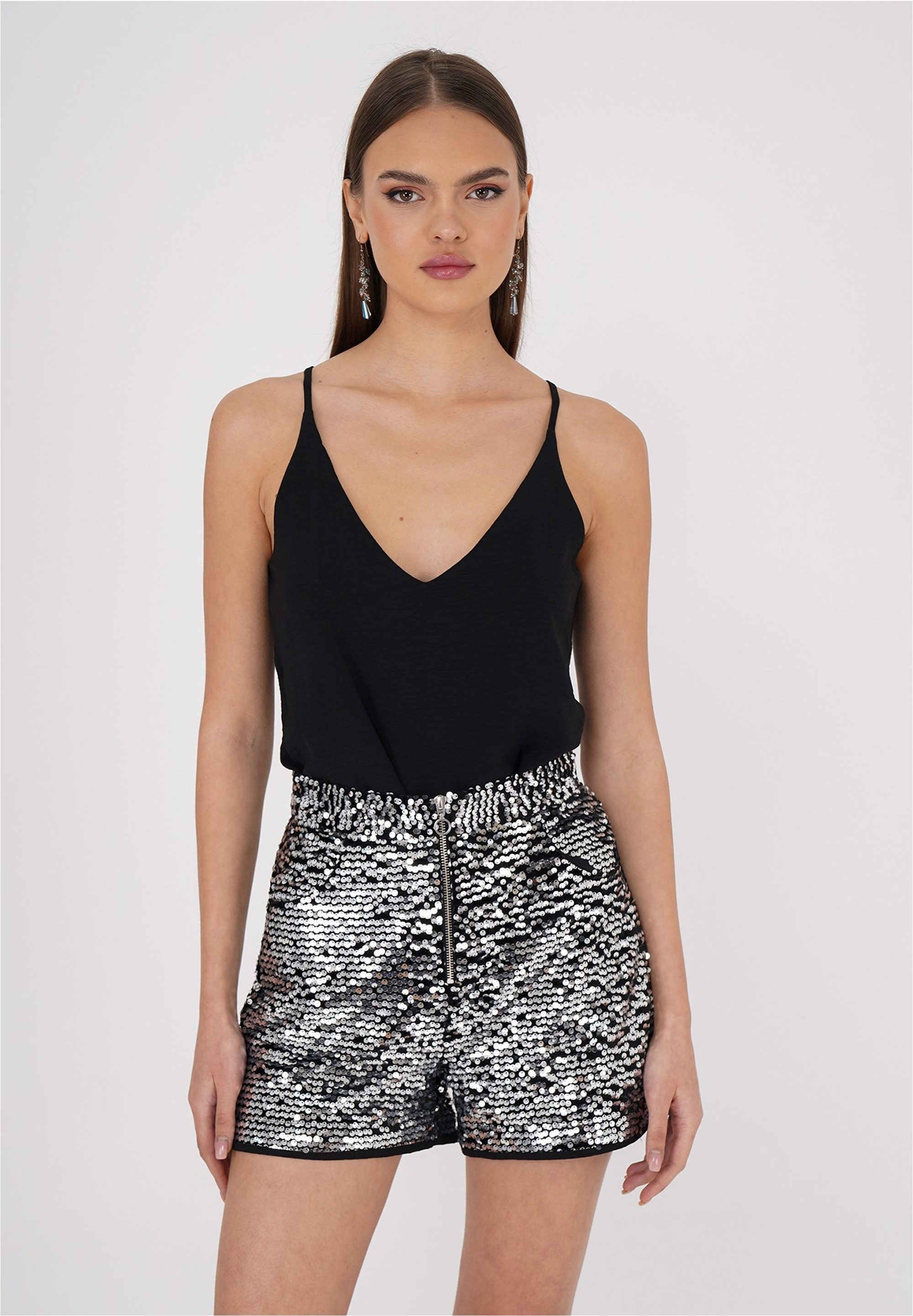 freshlions Shorts "Yara", (1 tlg.), mit glitzerndem Paillettenbesatz günstig online kaufen