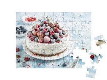 puzzleYOU Puzzle Köstliche Eistorte mit gefrorenen Beeren, 48 Puzzleteile, puzzleYOU-Kollektionen Kuchen, Essen und Trinken