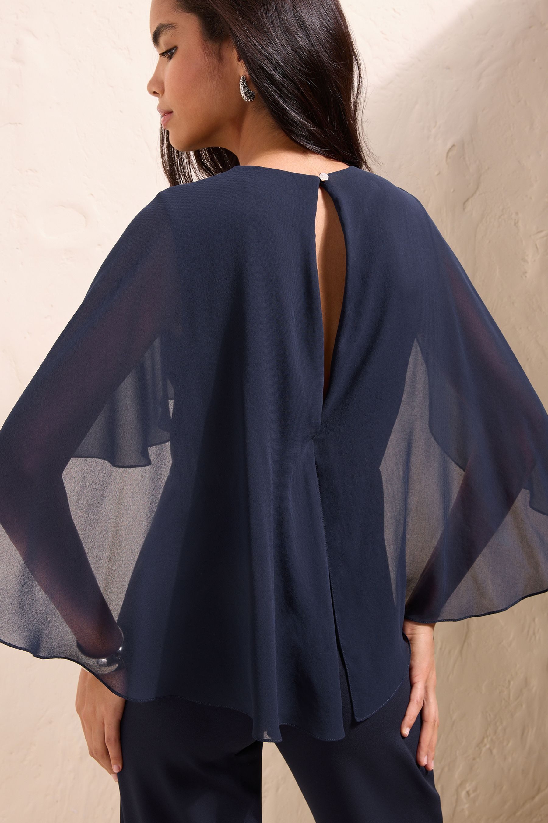 Friends Like These Jumpsuit Friends Like These Jumpsuit mit Cape-Ärmeln (1-tlg)