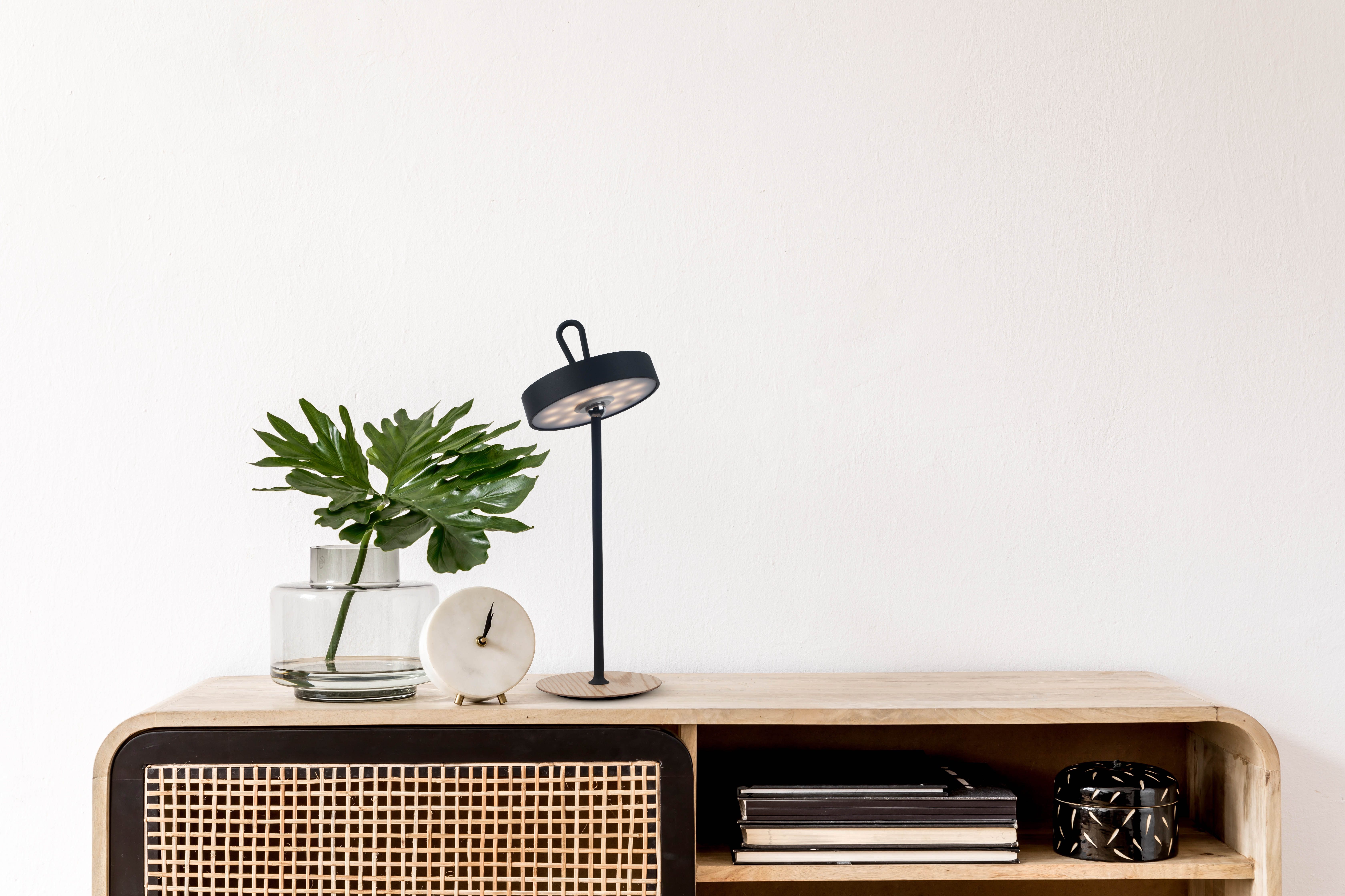 OTTO home LED Tischleuchte Ellvra mit Holzfuß, abnehmbares Kopfteil als Hängeleuchte verwendbar, Dimmfunktion, LED fest integriert, Warmweiß, aufladbar, inkl Akku + USB Kabel, Kopfteil magnetisch, abnehmbar, Holz