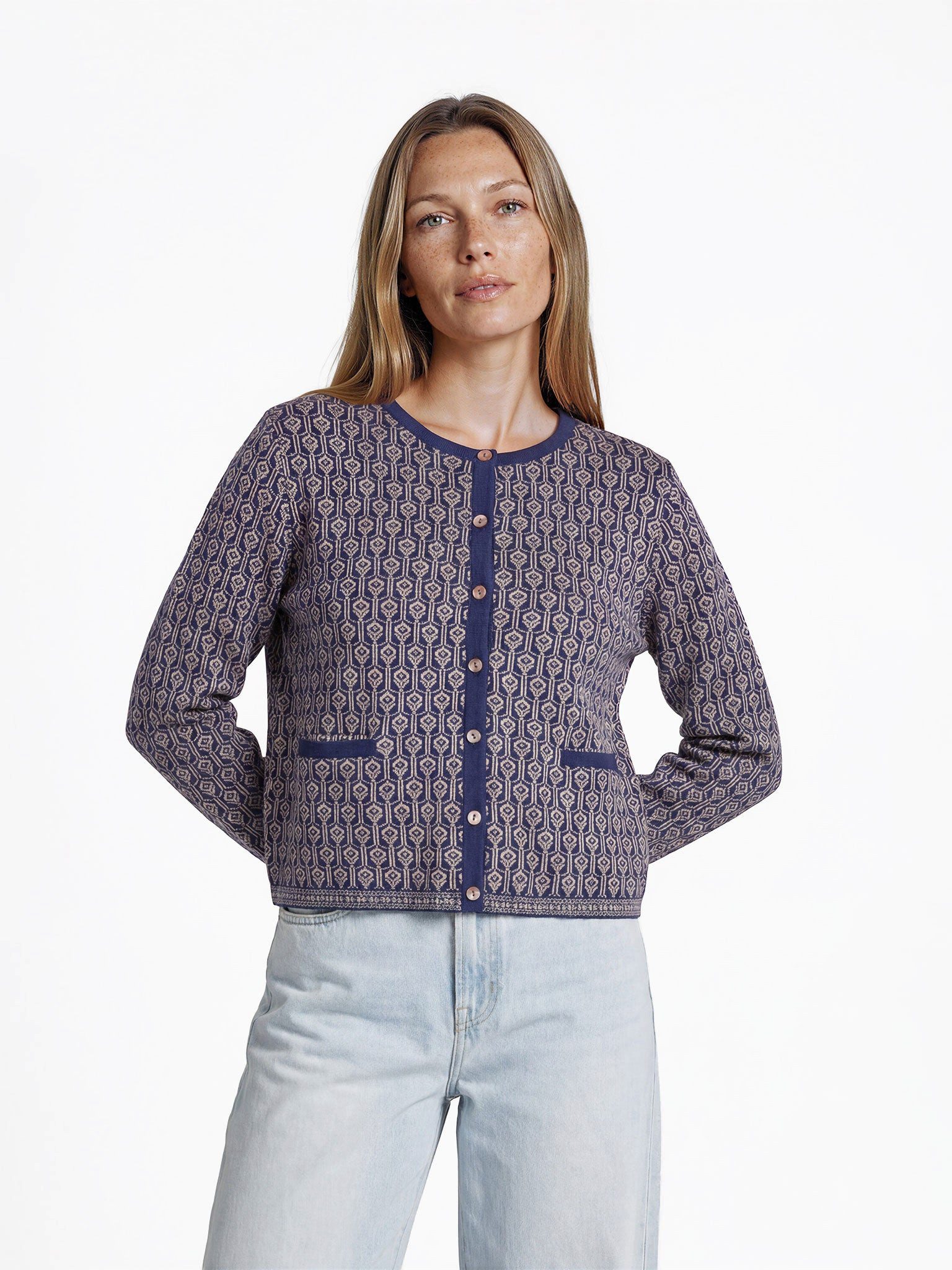 Himalaya Clothing Strickjacke Damen GOTS Bio-Baumwolle Jacquardmuster Langarm Nachhaltig gefertigt, weich gestrickt und mit kontrastfarbigen Taschen