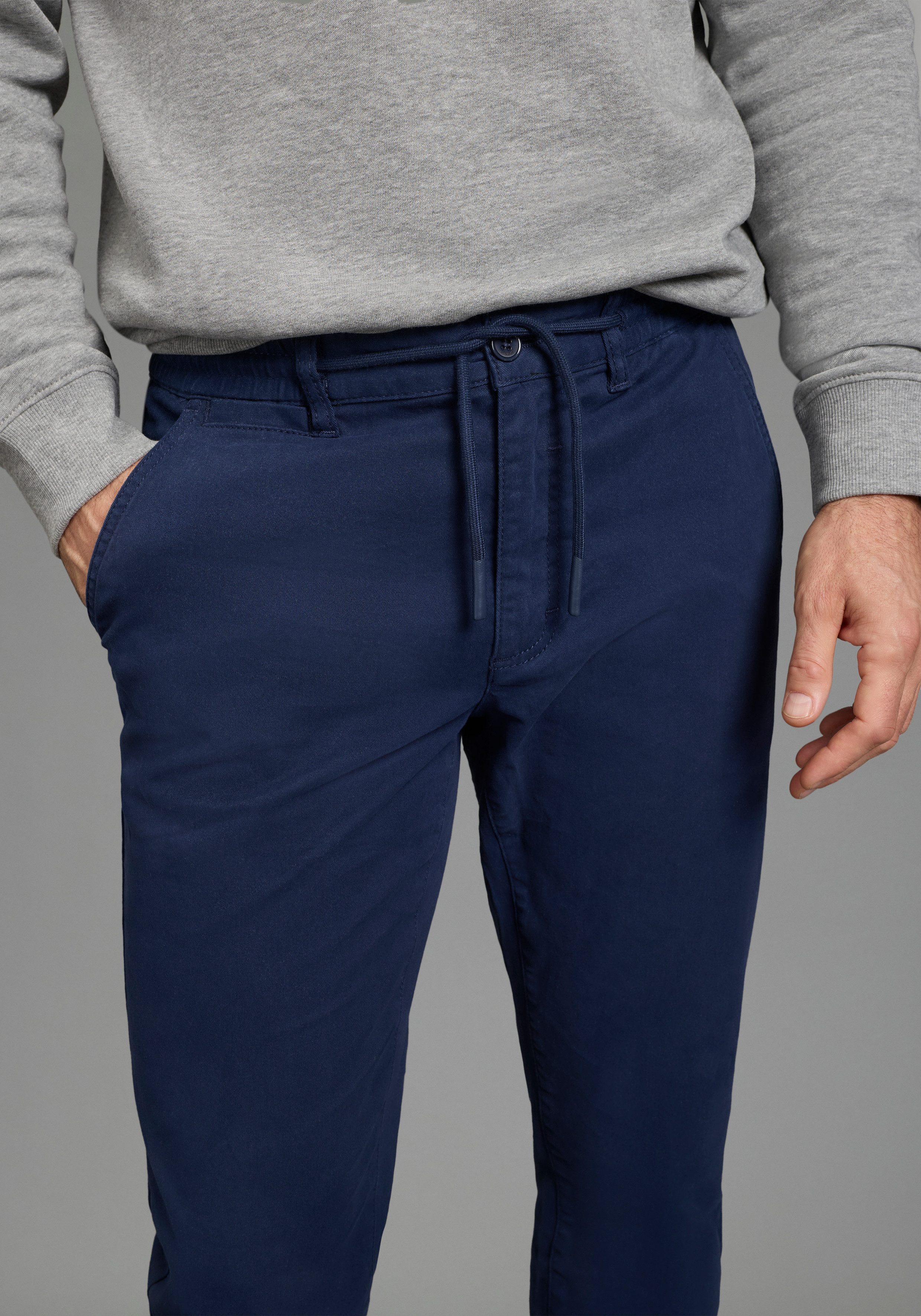 Man's World Dehnbund-Hose Dehnbund Chino gerade geschnitten, mit Eingrifftaschen und Gesäßtaschen, unifarben