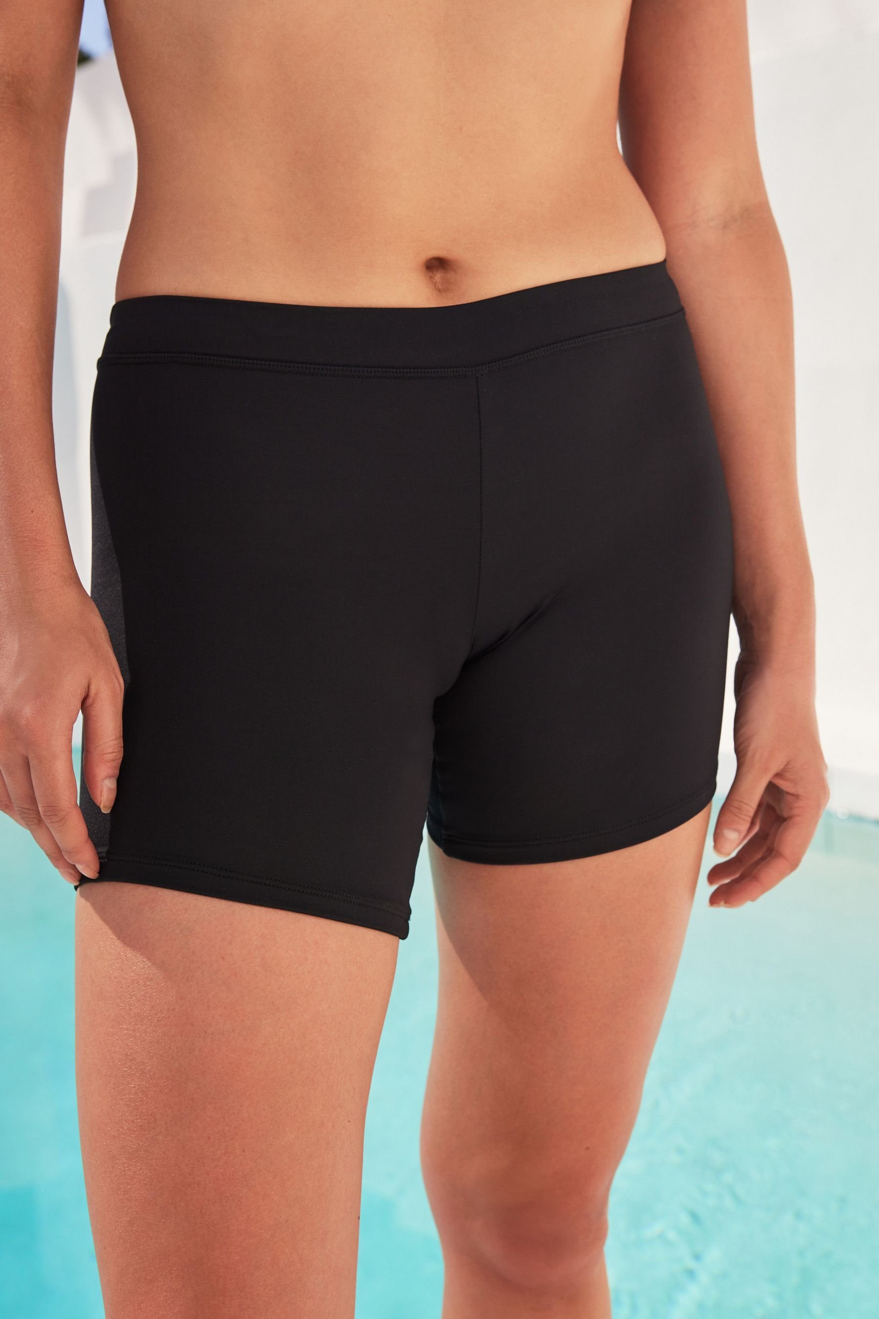 Next Bikini-Hose Längere Bikini-Shorts (1-St)