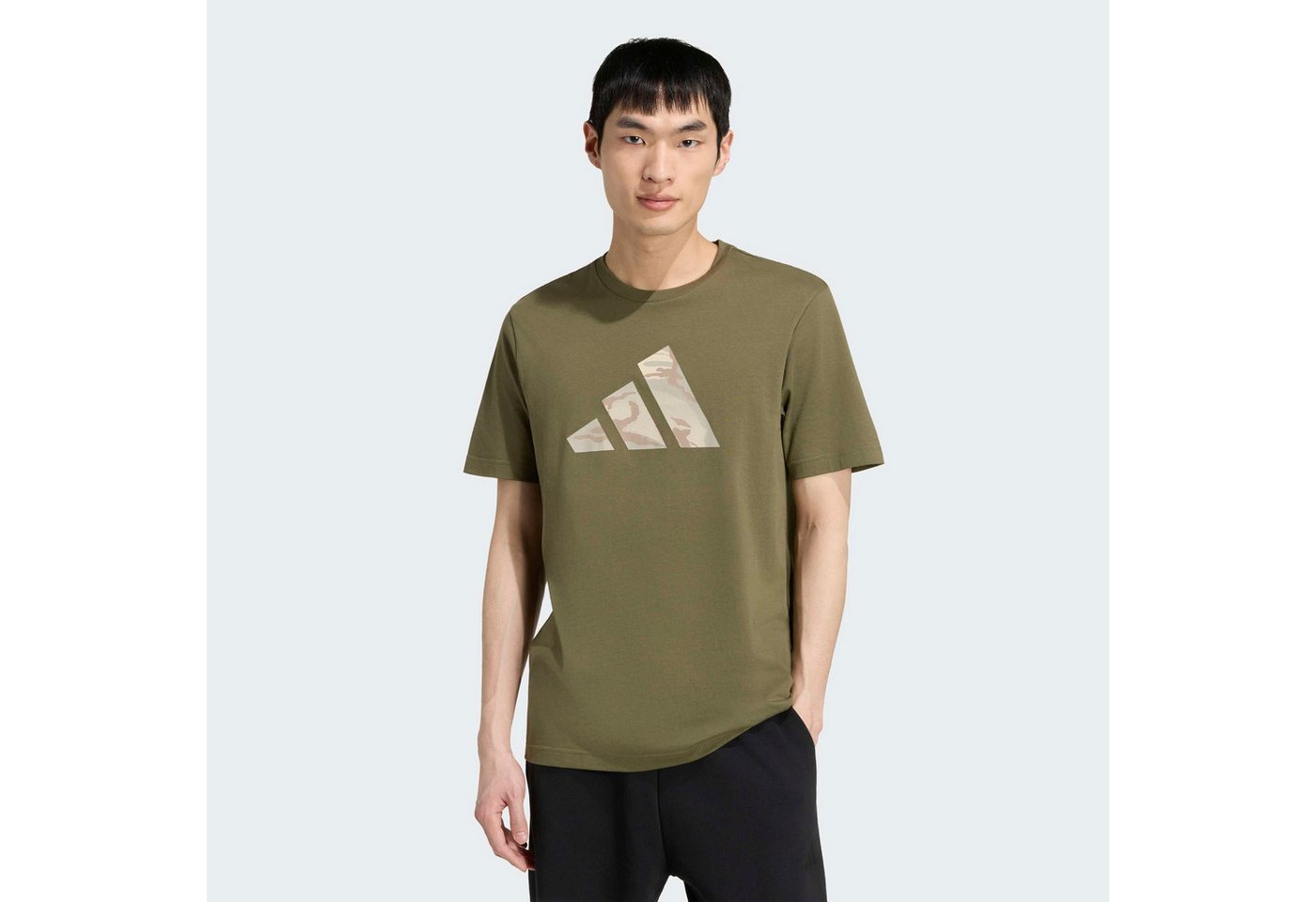 adidas Sportswear T-Shirt CAMO 3-BALKEN GRAFIK mit Rundhalsausschnitt, ohne Verschluss, aus Baumwolle, normale Länge