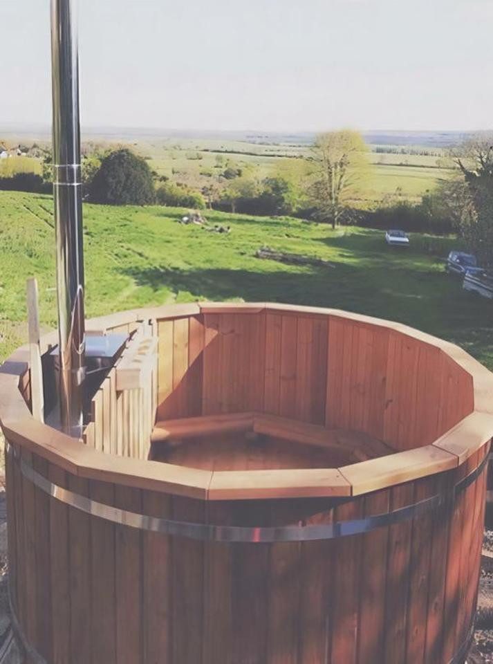 JVmoebel Whirlpool-Badewanne Badefass aus Thermoholz, brauner Whirlpool für den Außenbereich, Made in Europe