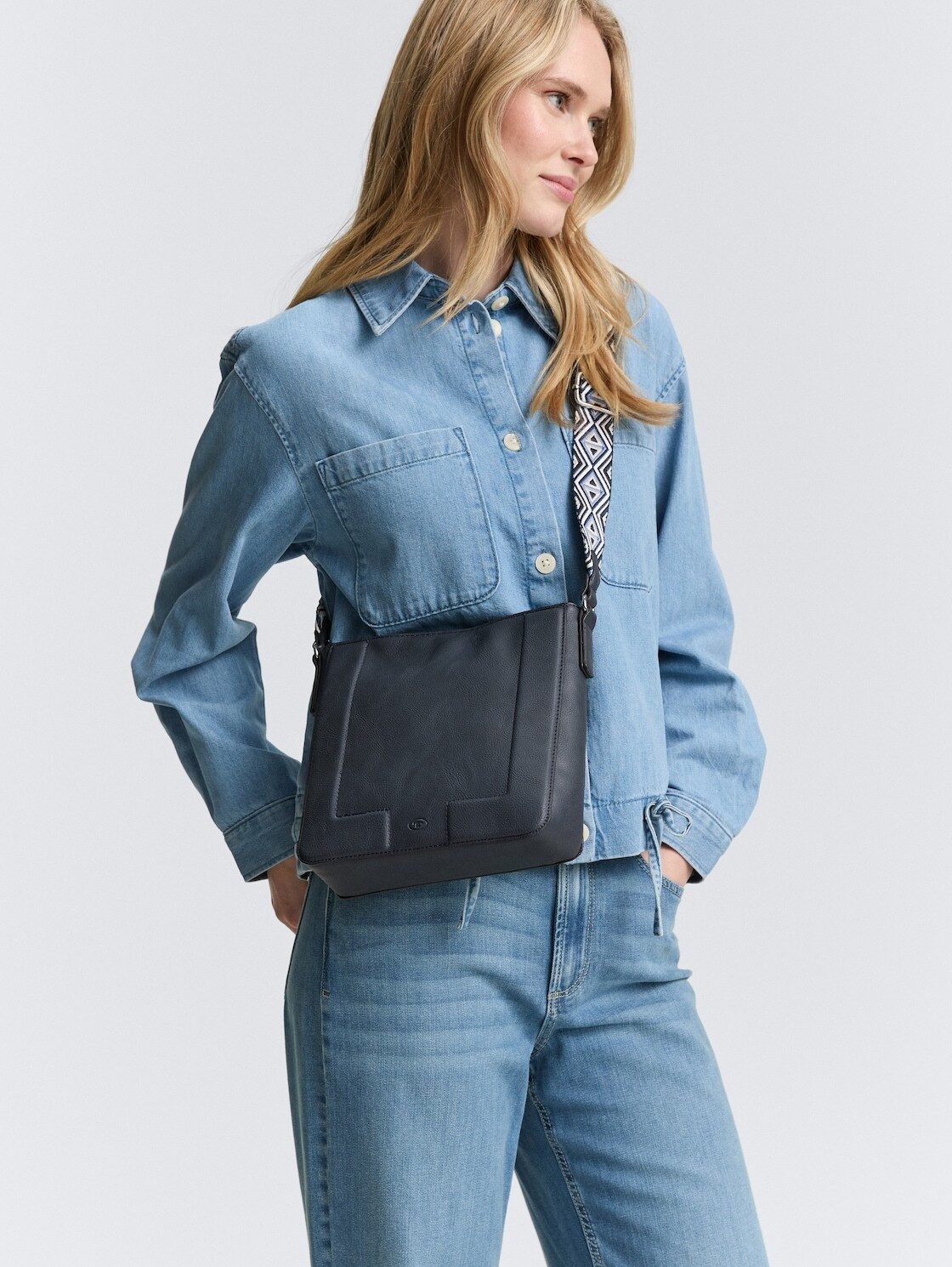 TOM TAILOR Umhängetasche Bags, TTNANI M Umhängetasche mit gewebtem Trageriemen