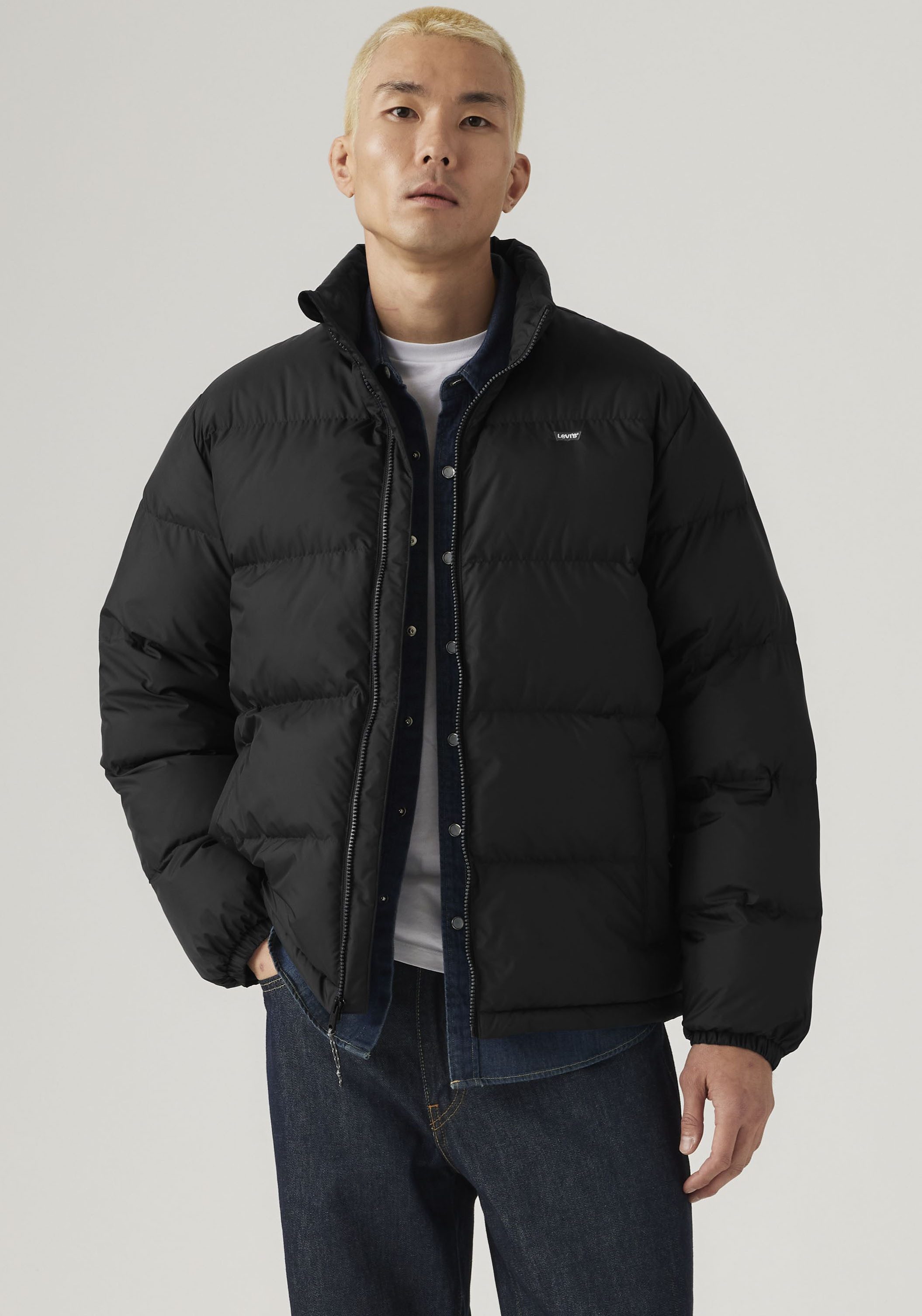 Levi's® Steppjacke PIEDMONT SHORT PUFFER mit Reißverschluss und Stehkragen