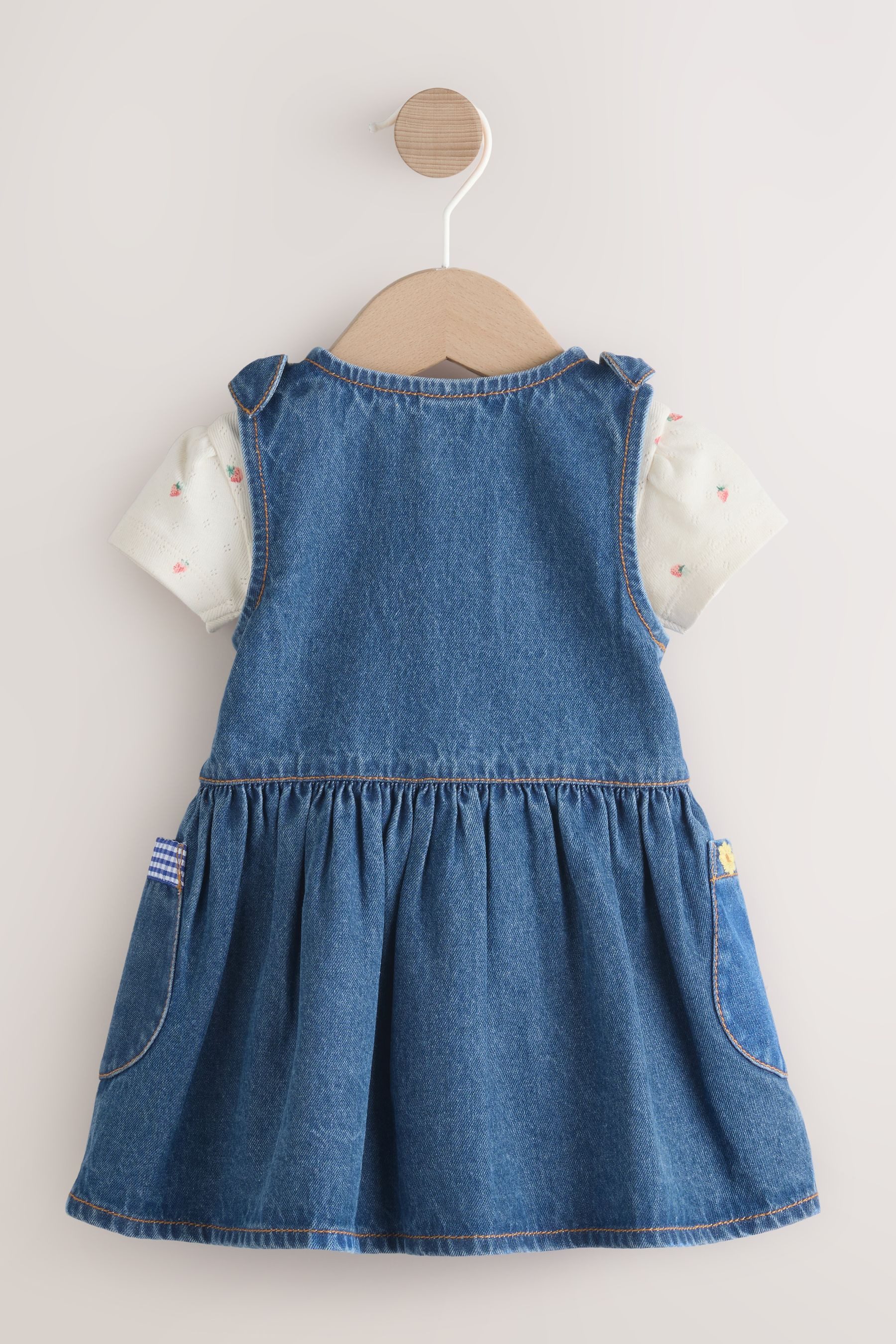Next Latzkleid Baby-Set mit Latzkleid und Kurzarm-Bodysuit (2-tlg)