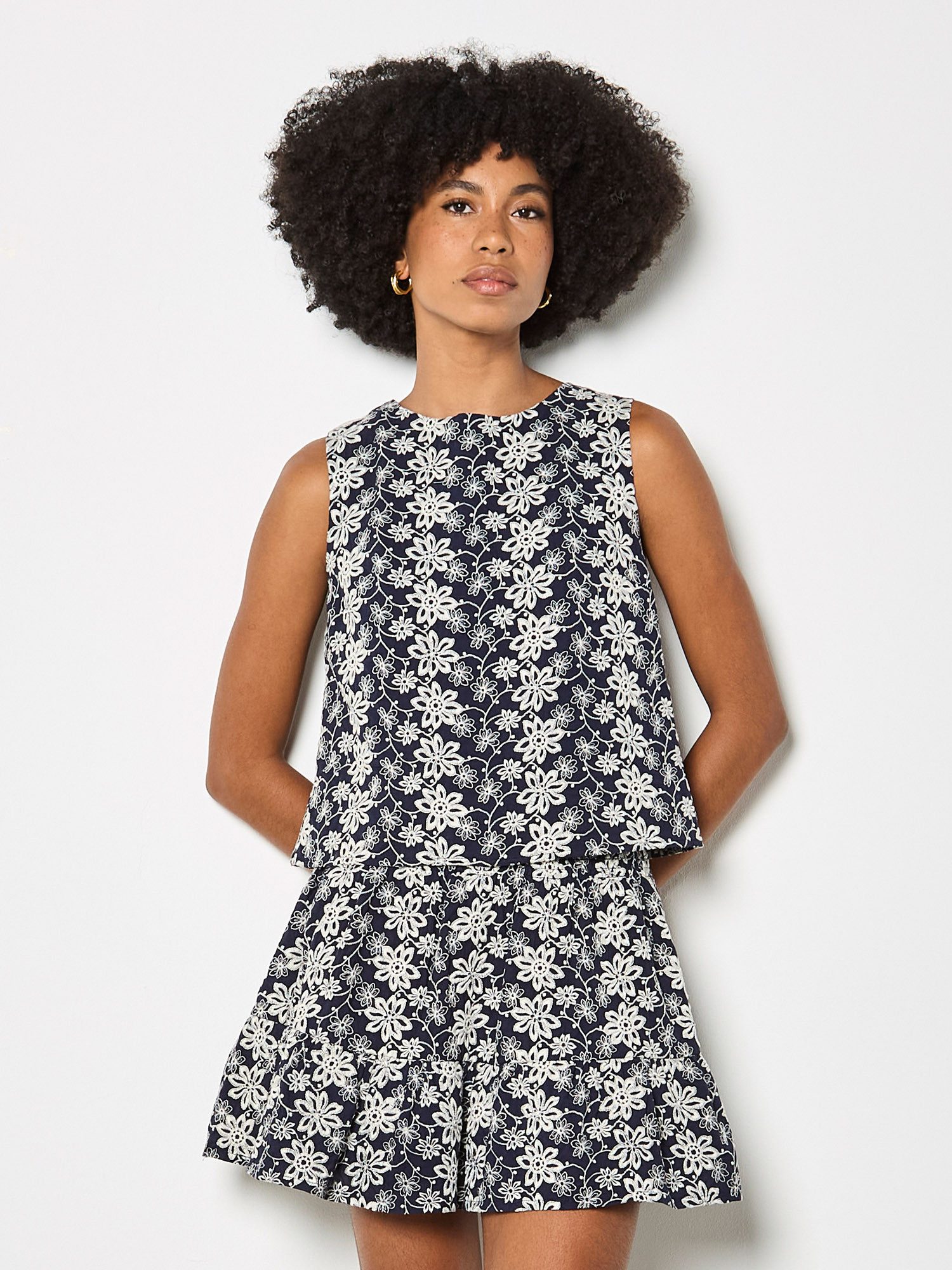 Apricot Spitzentop Besticktes Top mit Blumenmuster
