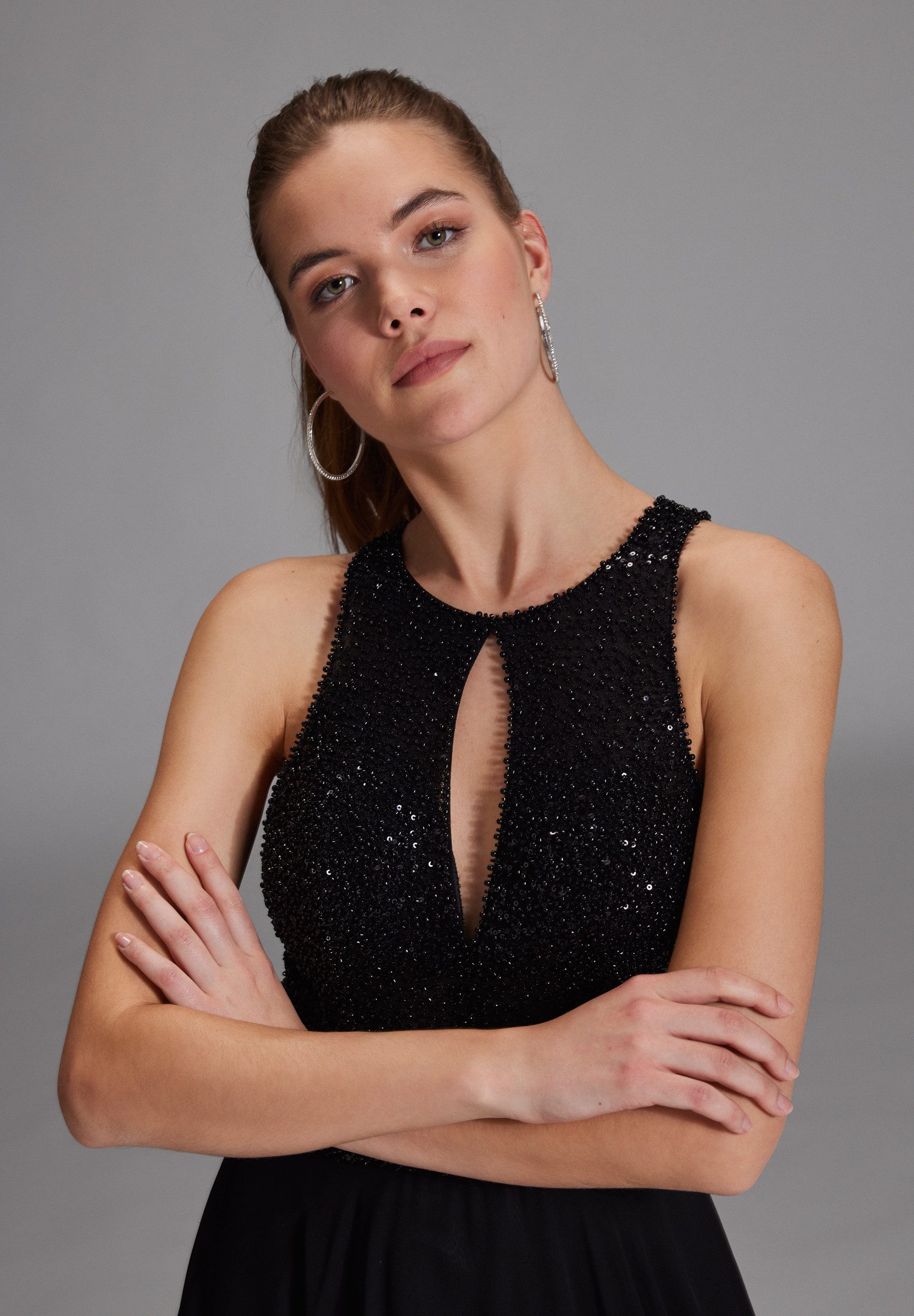 Hey Kyla Abendkleid - Abendkleid mit Stickerei und Cut-Out Detail Taillierter Schnitt mit ausgestelltem Rockteil