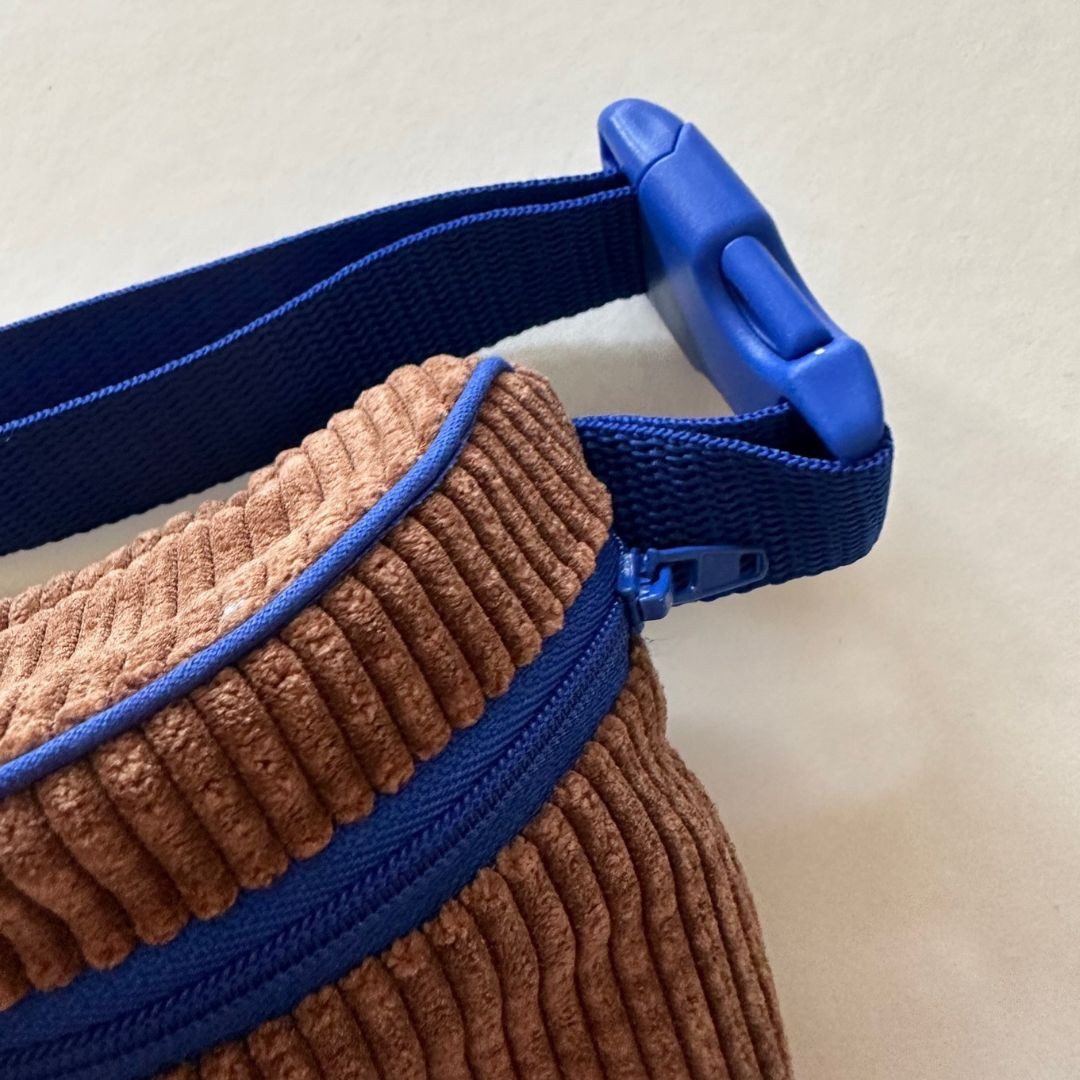 suebidou Bauchtasche Gürteltasche für Kinder aus Cord Hip Bag braun mit coolem Smiley, Gurt ist anpassbar