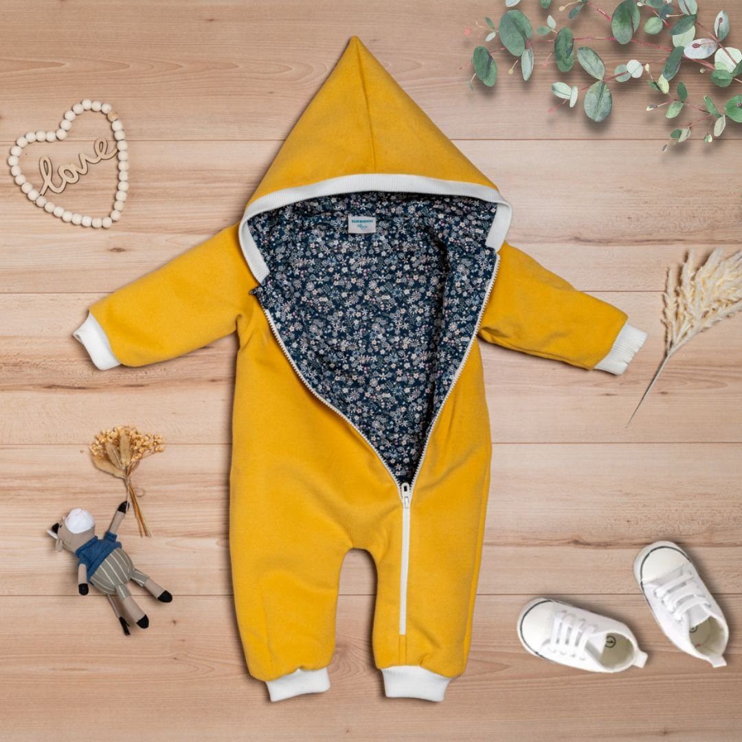 suebidou Fleeceoverall Wollfleece Overall mit Zwergenkapuze Wagenanzug Babyoverall nachhaltig, kreativ, wärmeausgleichend