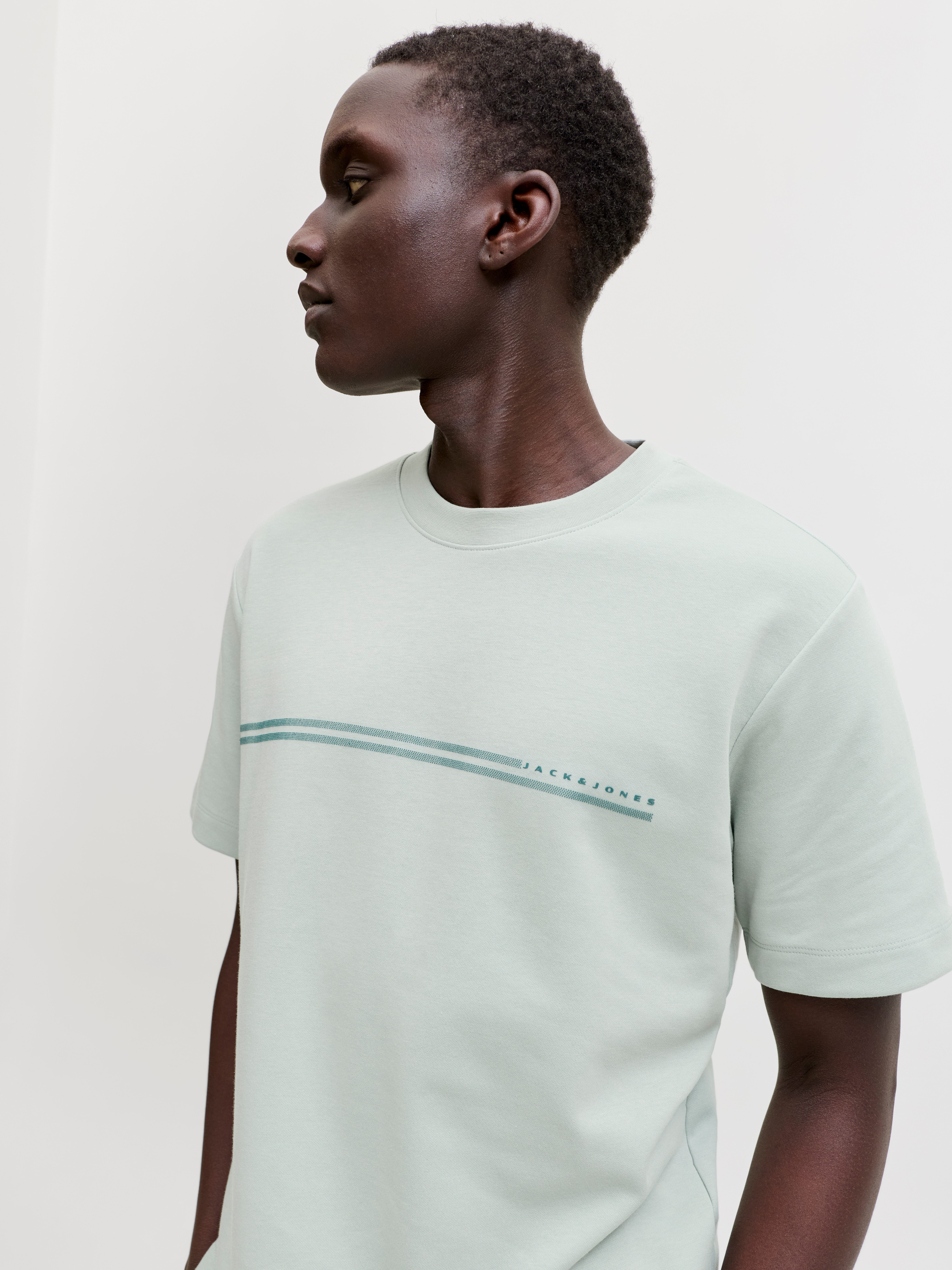 Jack & Jones Kurzarmshirt JCOFUSION CHEST BRAND TEE SS CREW SN Materialmix, regular fit