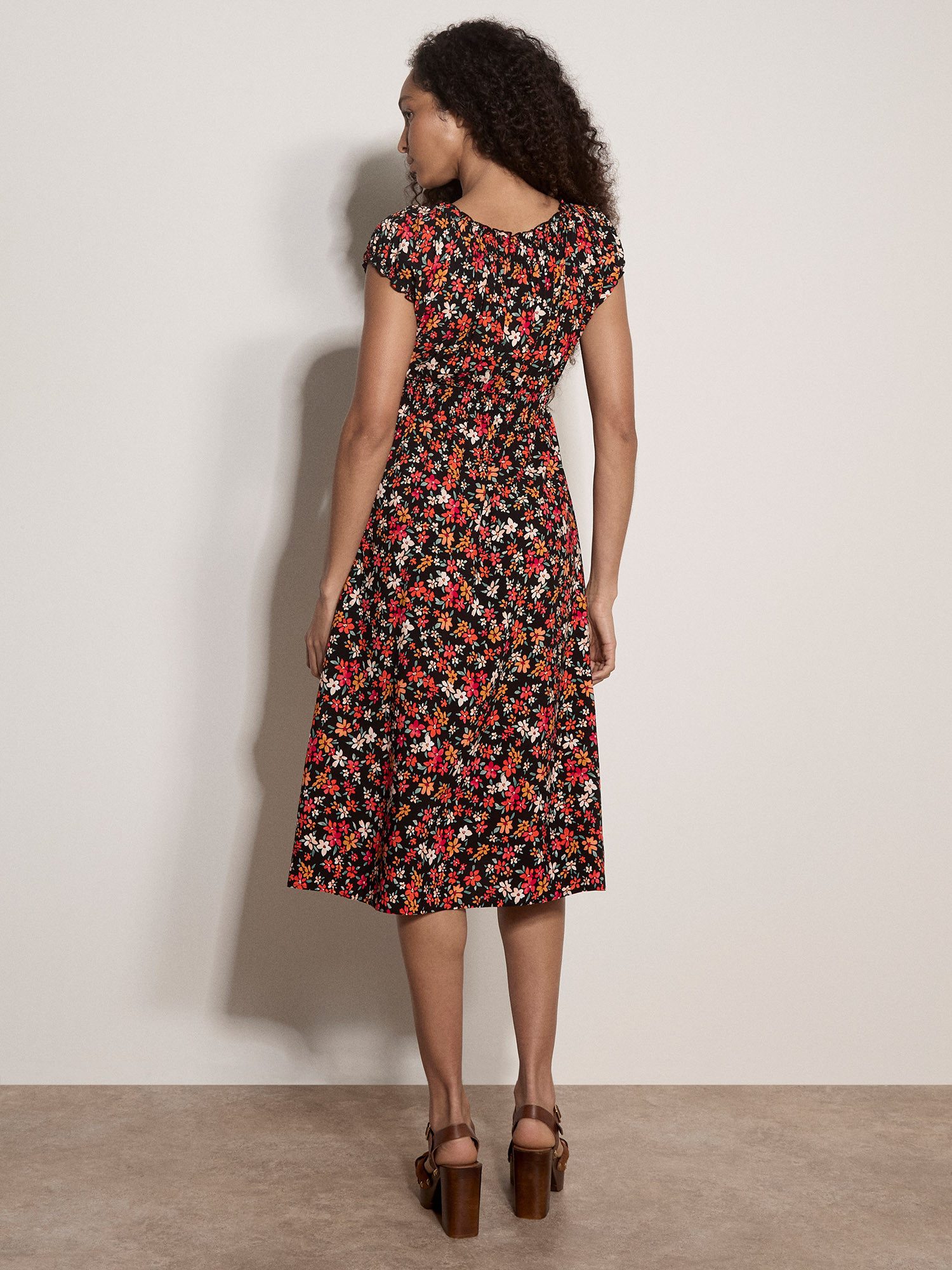Apricot Midikleid Milkmaid Ditsy Midi Dress mit Smokdetails