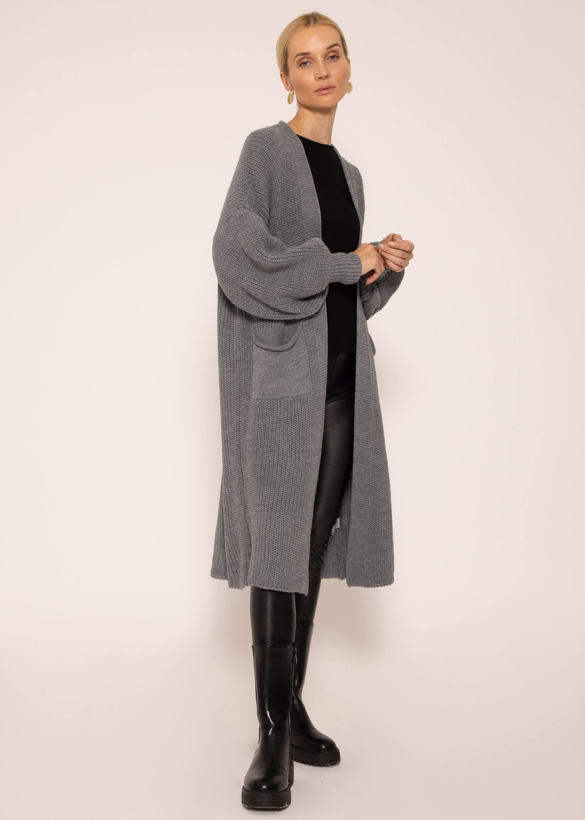 SASSYCLASSY Longstrickjacke Oversize Strickjacke Damen lang Elegant Winter Lässiger Maxi Cardigan aus weichem Grobstrick mit Ballonärmeln