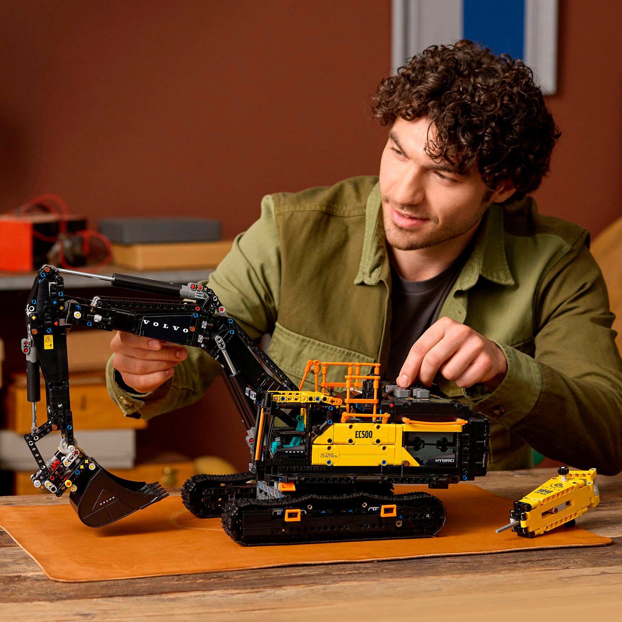 LEGO® Volvo EC500 Hybrid Bagger (42215), günstig online kaufen