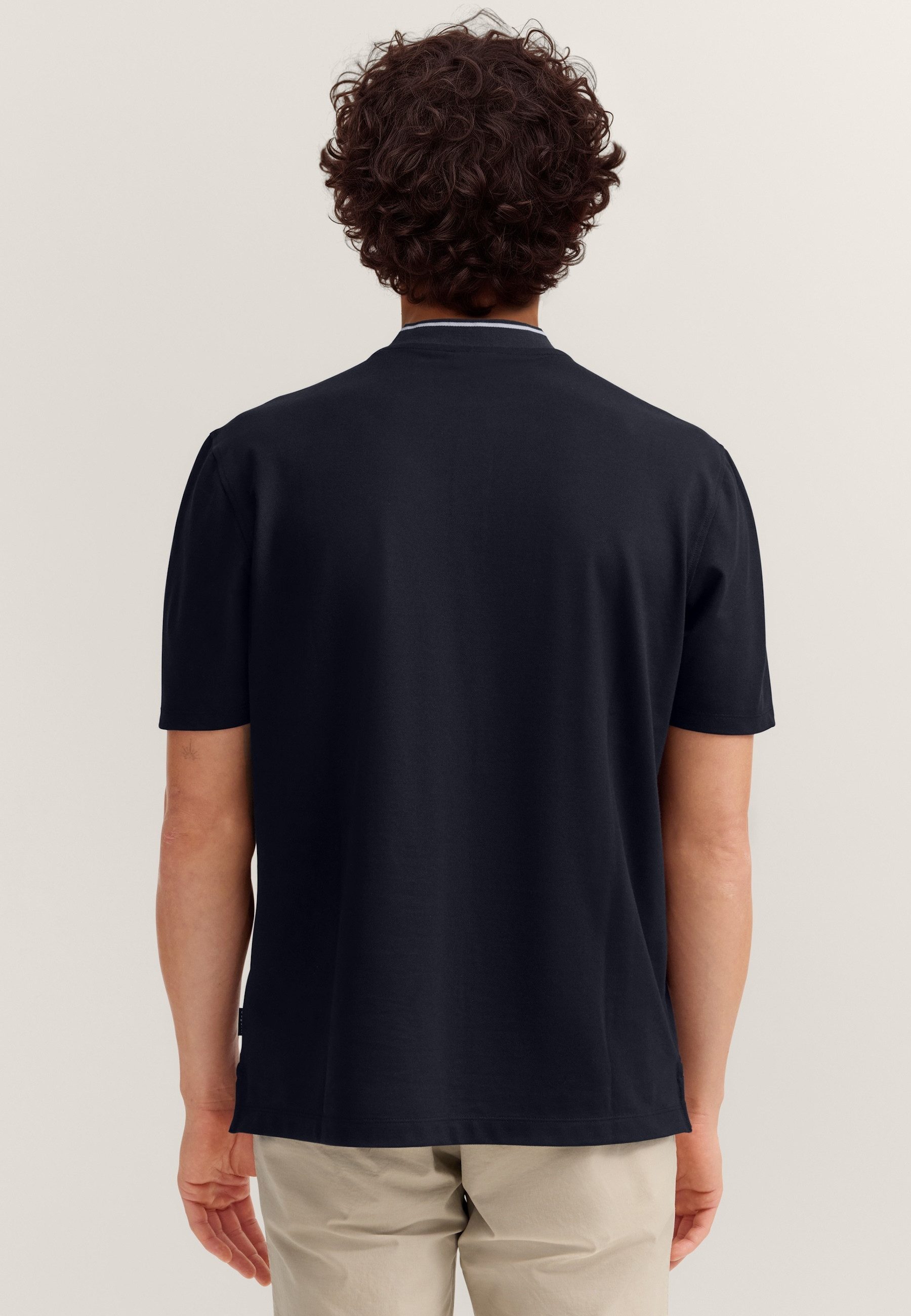 bugatti Poloshirt mit einem Collegekragen