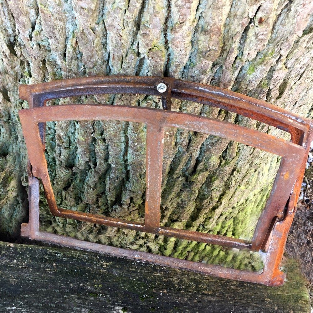 Fenster Kleines Eisenfenster zum Öffnen - Scheunenfenster Fenster Mauer Ruine