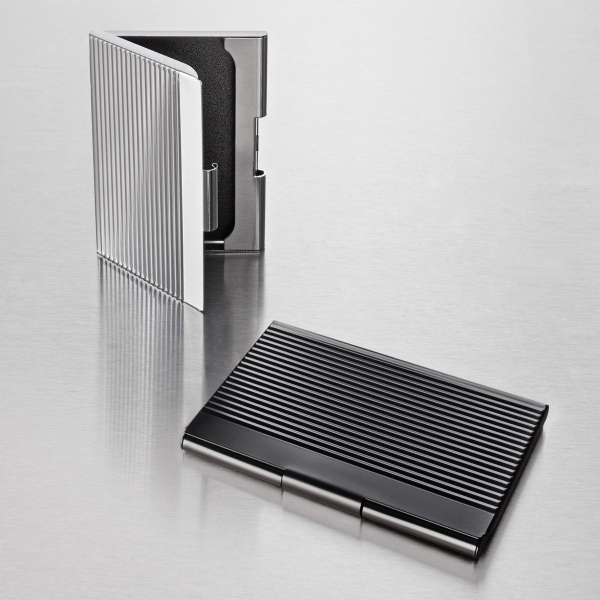 Visitenkartenhülle Visitenkarten-Etui matt black für 20 Karten bis Größe 91x56mm.