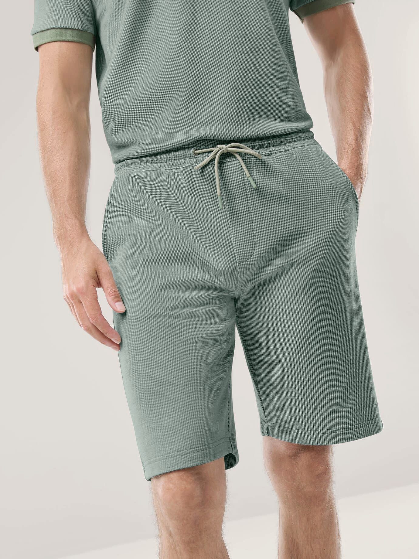 Walbusch Shorts Herren Freizeitshorts Extraglatt bügelfrei Baumwollmix Shorts in Salbei, Kurzgröße 24, Gummizug mit Kordel, 3 Taschen