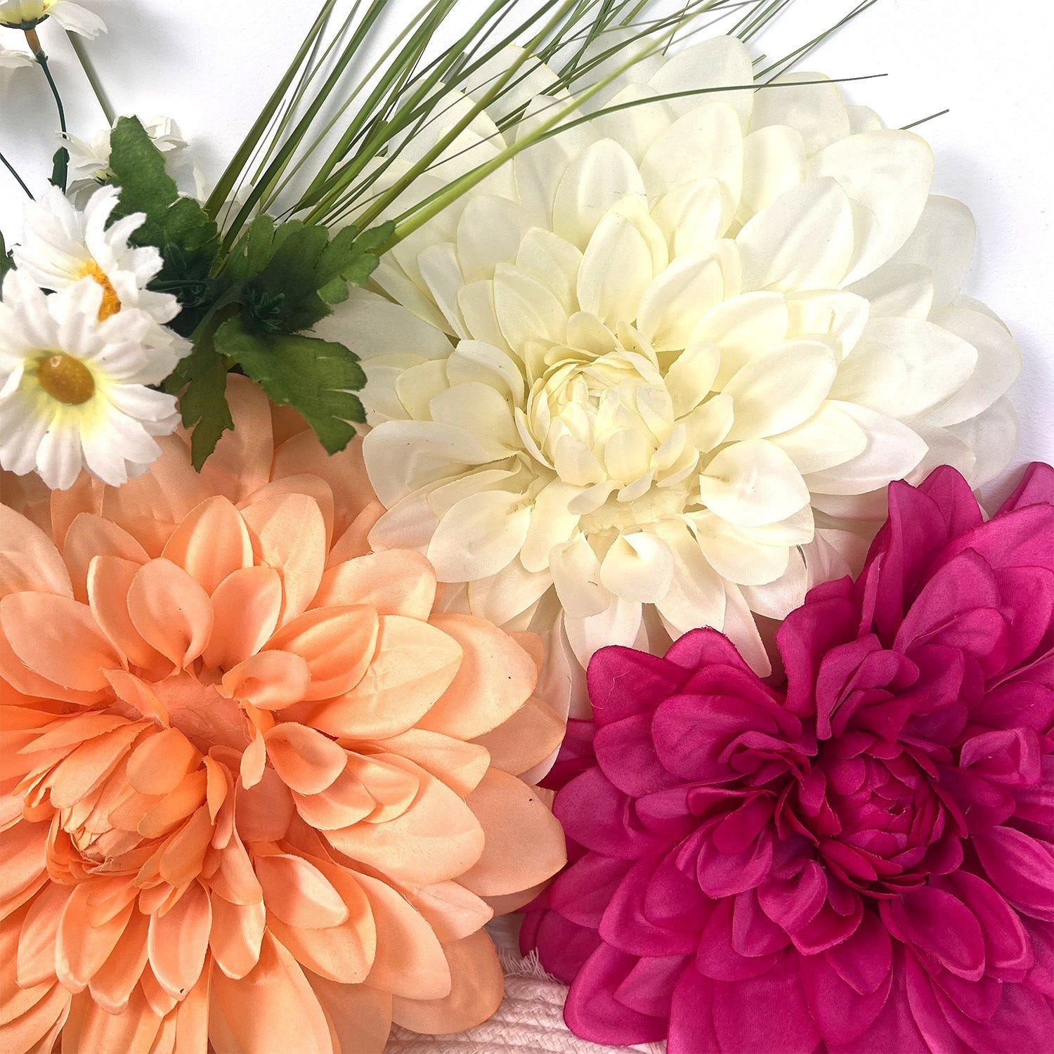 Logbuch-Verlag Dekofigur große Dahlie Blume als Wanddekoration Fuchsia pink Wand Deko zum