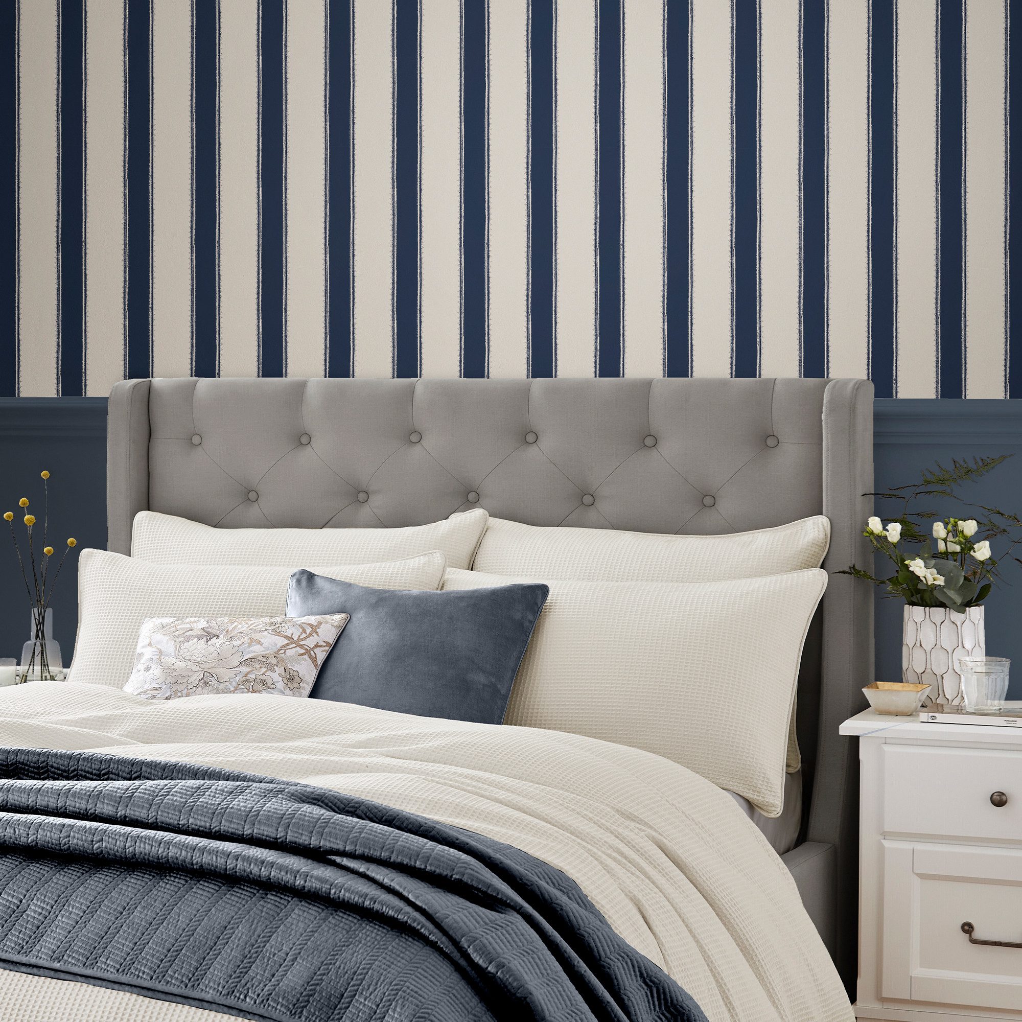 LAURA ASHLEY Vliestapete Denwick Streifen Midnight Seaspray, glatt, gestreift, (1 St), 10mx52cm (ca. 5m2)